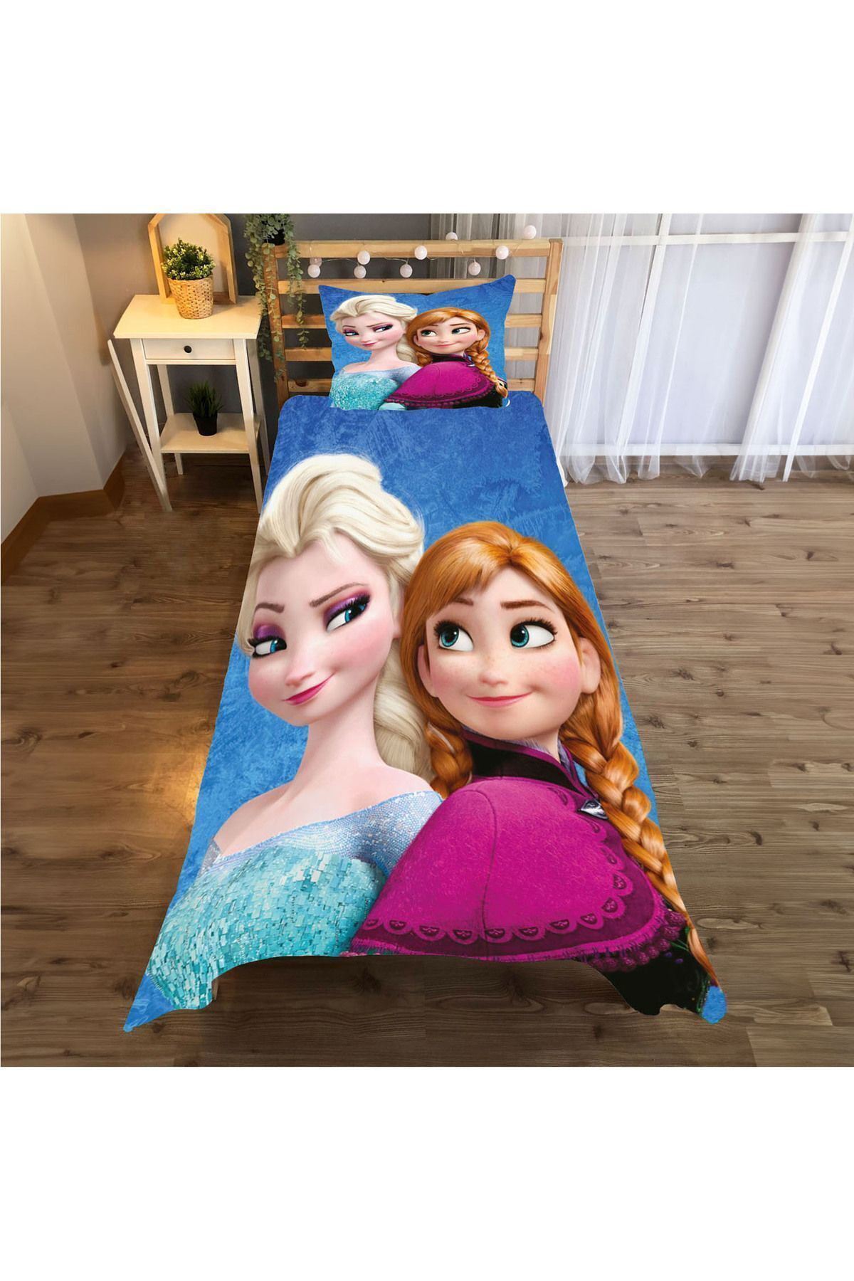 Evan Home Elsa Ve Anna Desenli Çocuk Odasi Takim Perde (İki Kanat),Yatak Örtüsü,Yastik,Kirlent ,Hali,Tablo