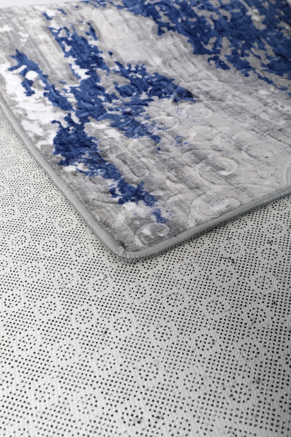 Embos Halı Lacivert Yıkanabilir Kaymaz Kesme Ince Yolluk 160x250 (4 metrekare) Embos Halı Lacivert Yıkanabilir Kaymaz Kesme Ince Yolluk 160x250 (4 metrekare)