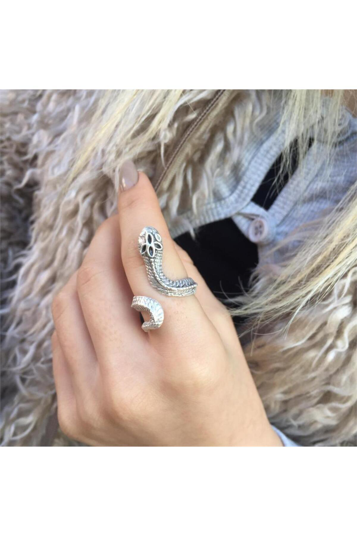 Embossed Leather Snake Ayarlanabilir Yüzük