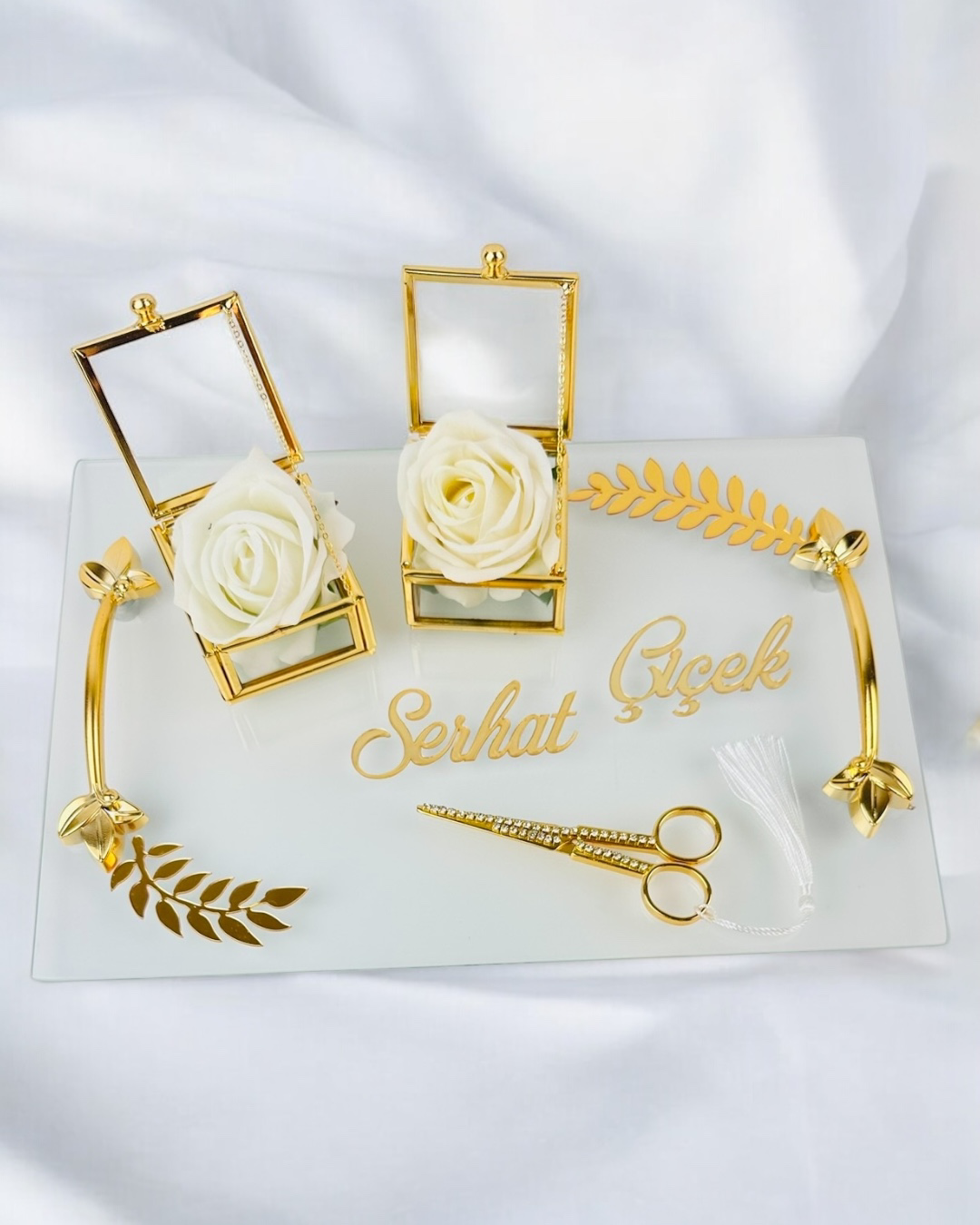 Embrace Gold Şeffaf Nişan Tepsisi