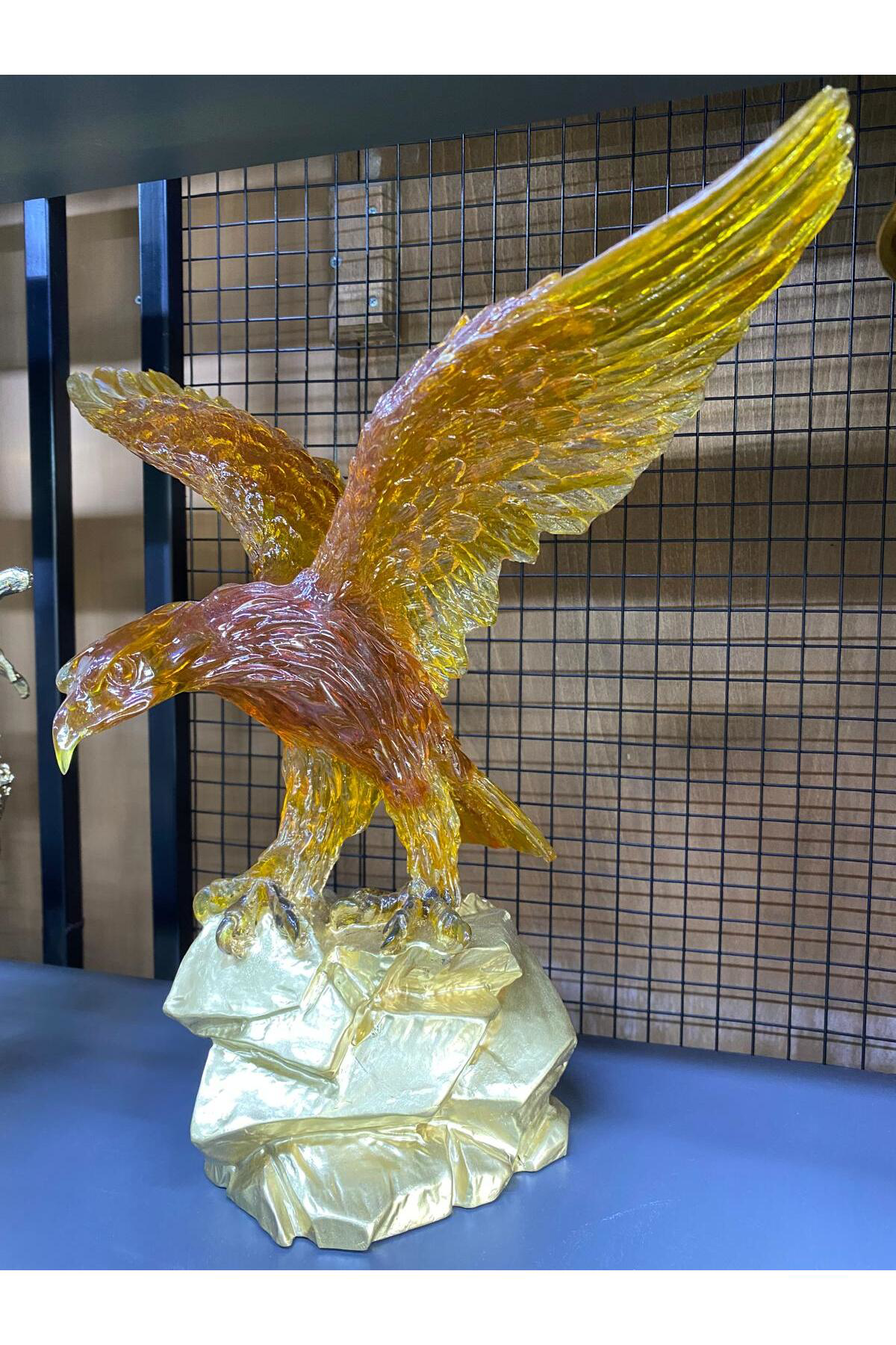 Elif Aksesuar Epoksi Malzemeden Kayalıkta Dekoratif Kartal