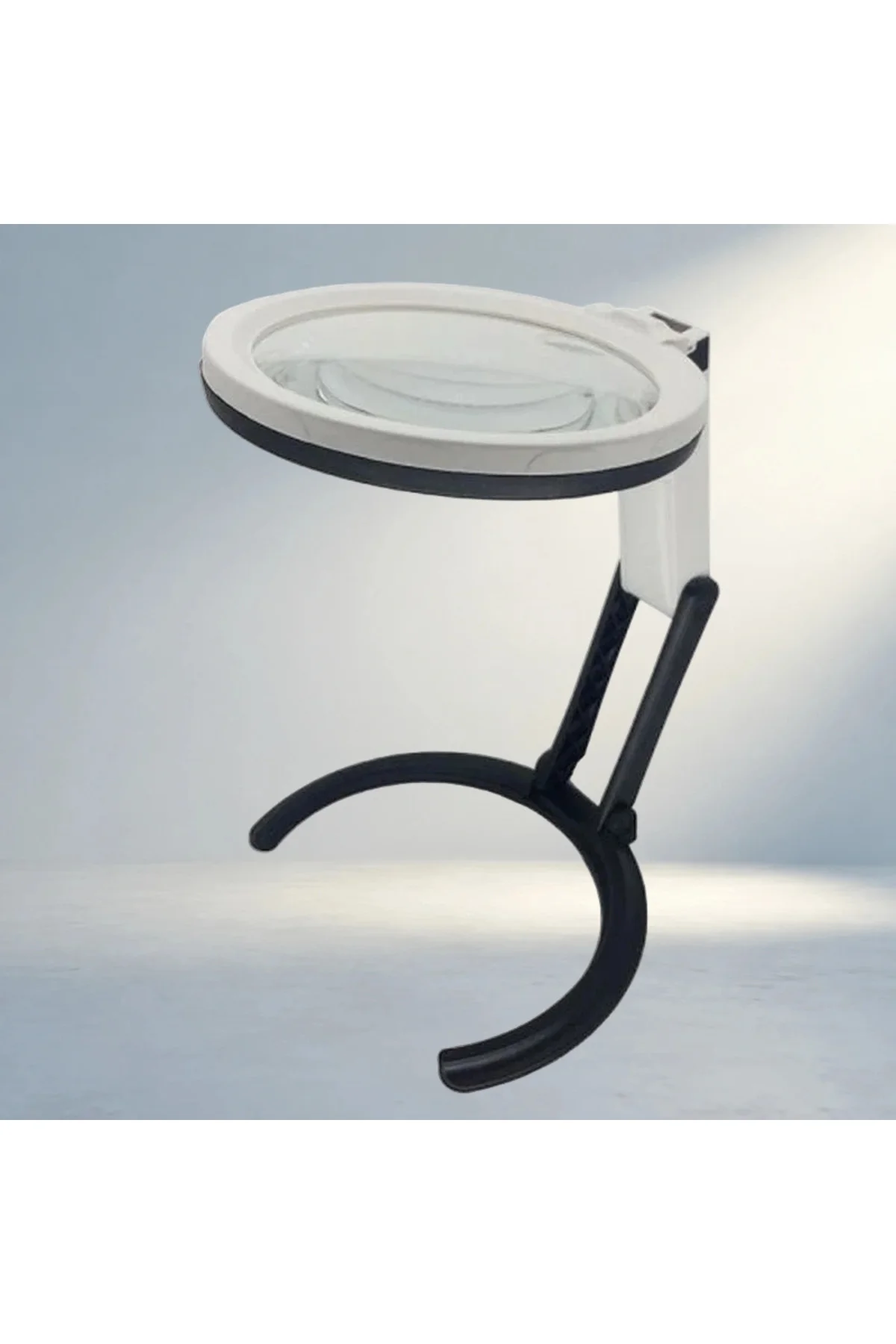 Ergonomik Masaüstü Büyüteç Ile Kolay Kullanım Ergonomik Masaüstü Büyüteç Ile Kolay Kullanım
