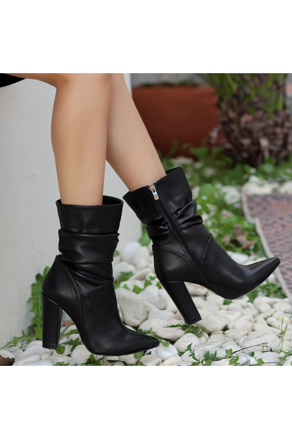 Erita Siyah Cilt Topuklu Çizme - Lisinya