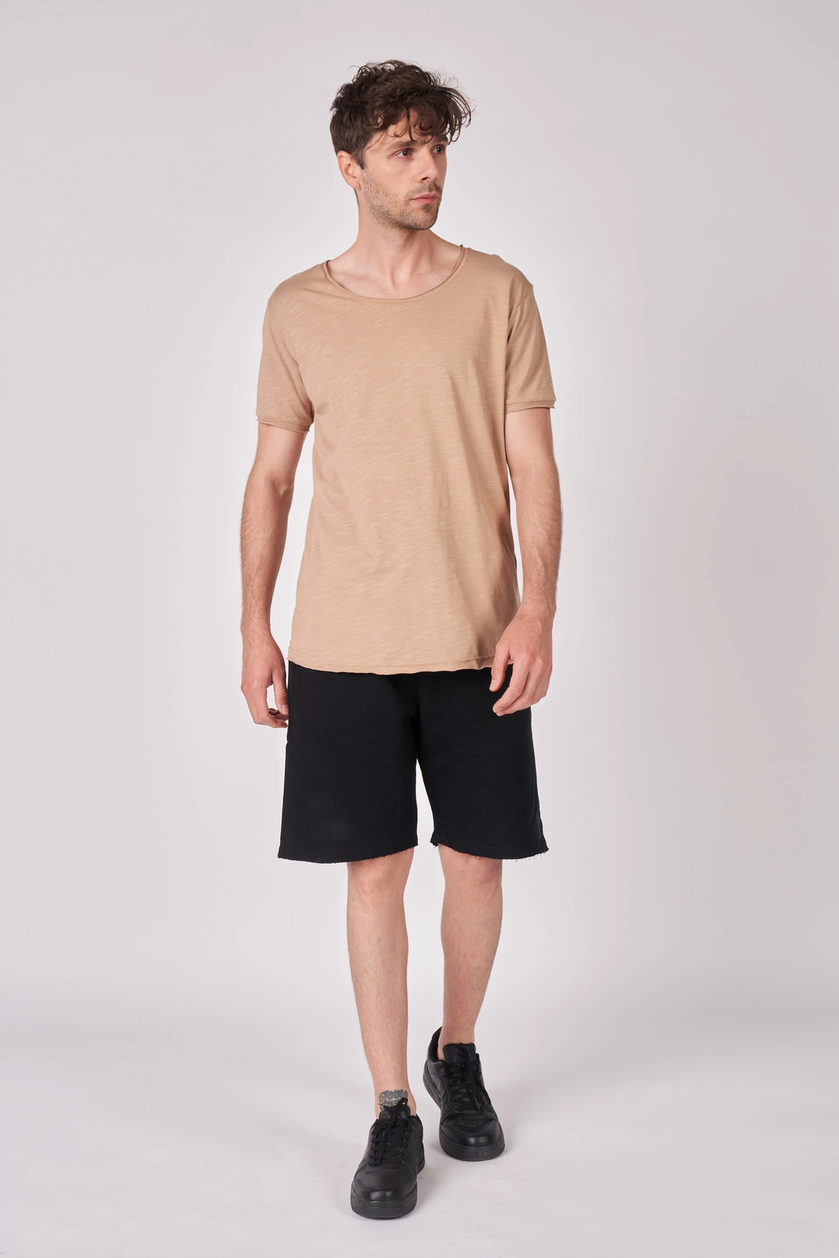 Erkek Kayık Yaka Kısa Kollu Regular Fit Basic Tişört Vizon