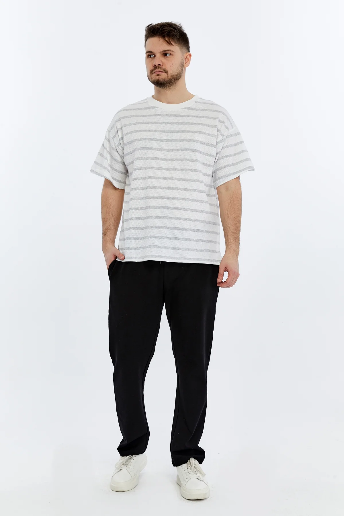 Erkek Bisiklet Yaka Kısa Kollu Oversize Kalıp Dokulu Çizgili Günl Erkek Bisiklet Yaka Kısa Kollu Oversize Kalıp Dokulu Çizgili Günl