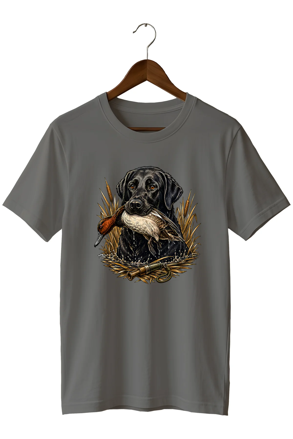 Erkek Labrador Ördek Avı Baskılı T-Shirt – Av Köpeği ve Outdoor Temalı Kısa Kollu Bisiklet Yaka