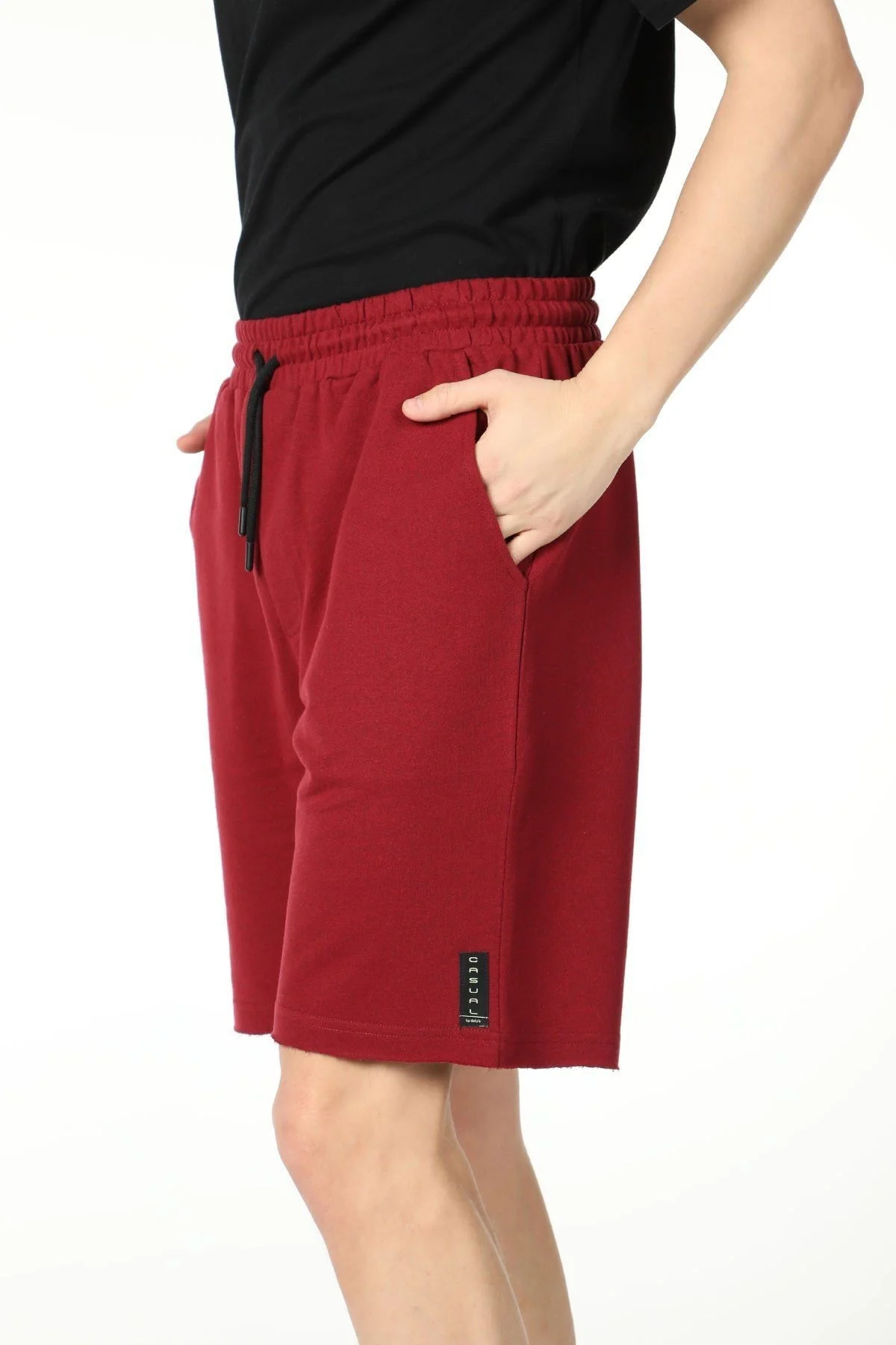 Erkek Paça Ve Etiket Detaylı Cepli Regular Fit Şort Bordo