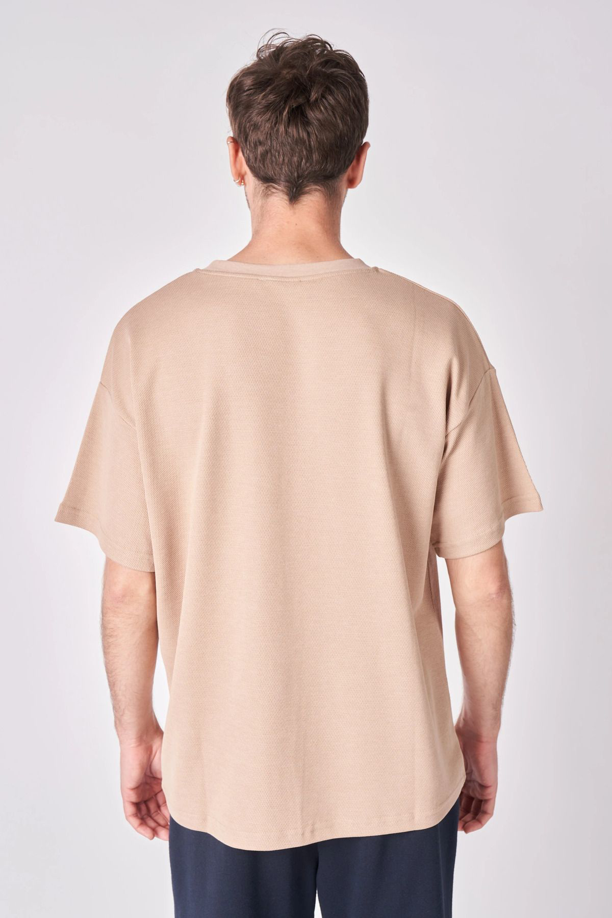 Erkek Bisiklet Yaka Kısa Kollu Dokulu Oversize Fit Basic Tişört V