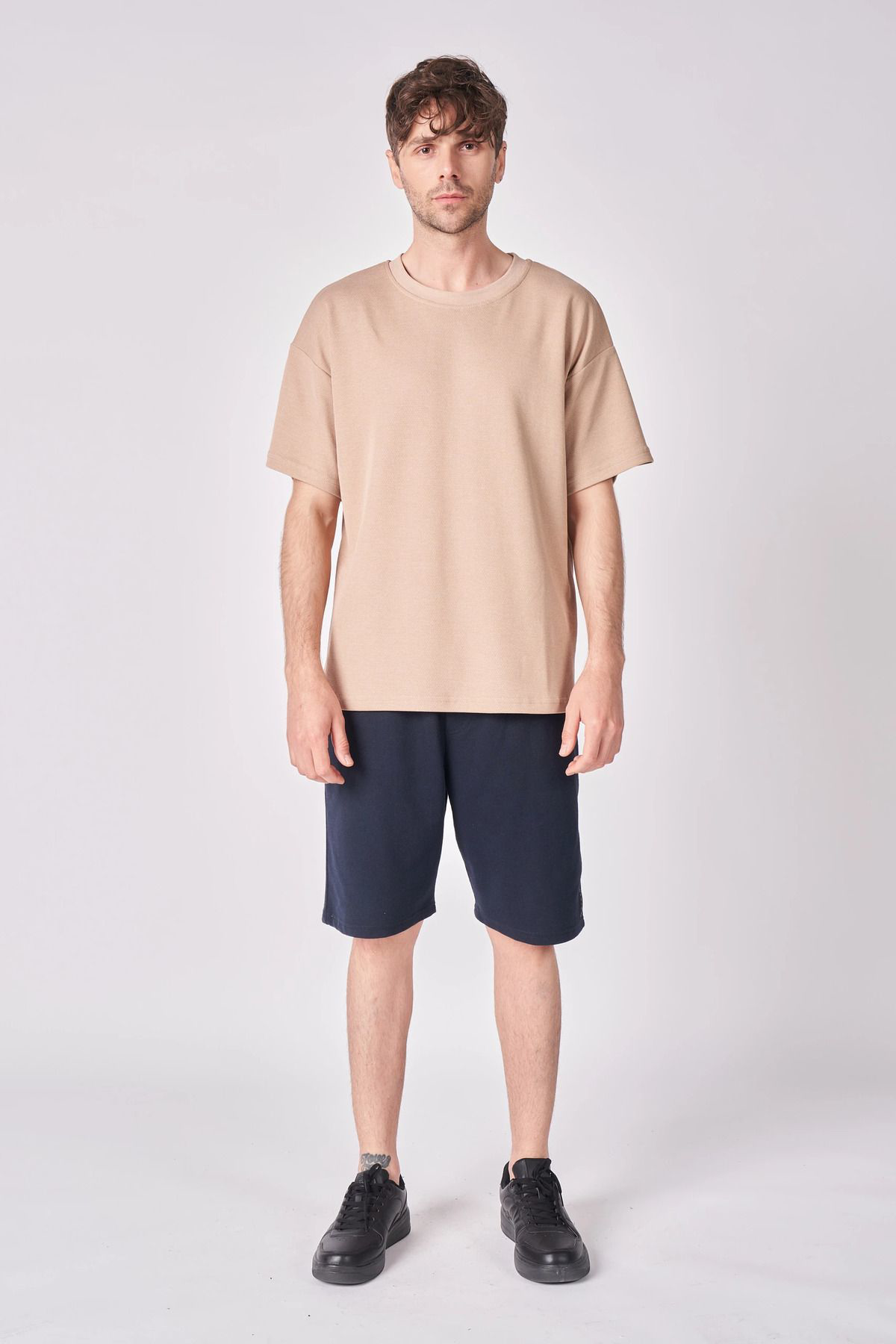 Erkek Bisiklet Yaka Kısa Kollu Dokulu Oversize Fit Basic Tişört V