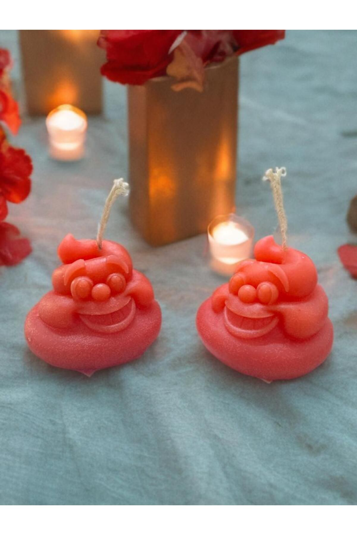 Aresmumatölyesi  Esprili 2 Adet Çiçek Kokulu Gülen Bok Şeklinde Mum