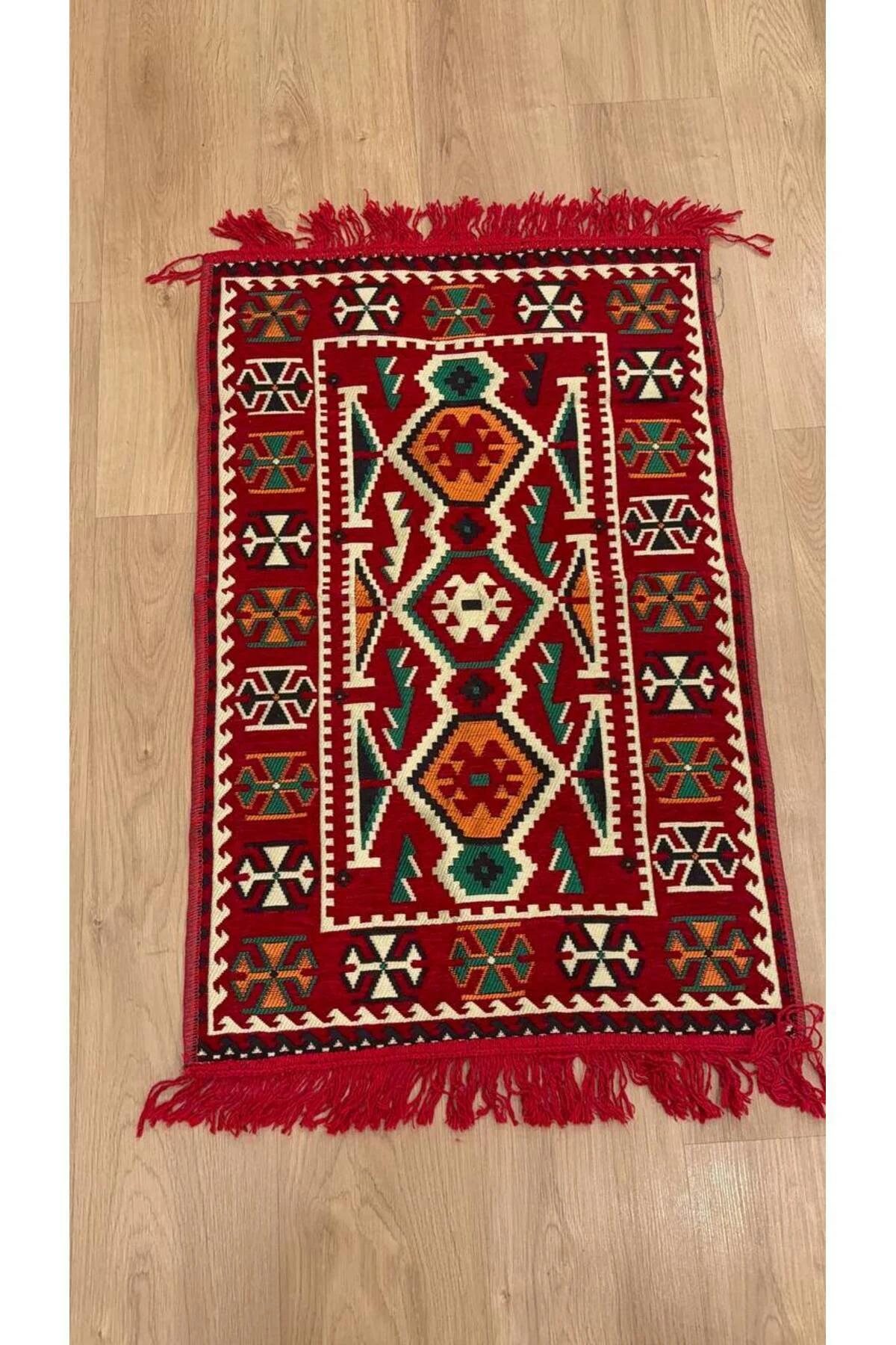 Etnik Desenli Kırmızı Saçaklı Kilim 60 × 92 cm