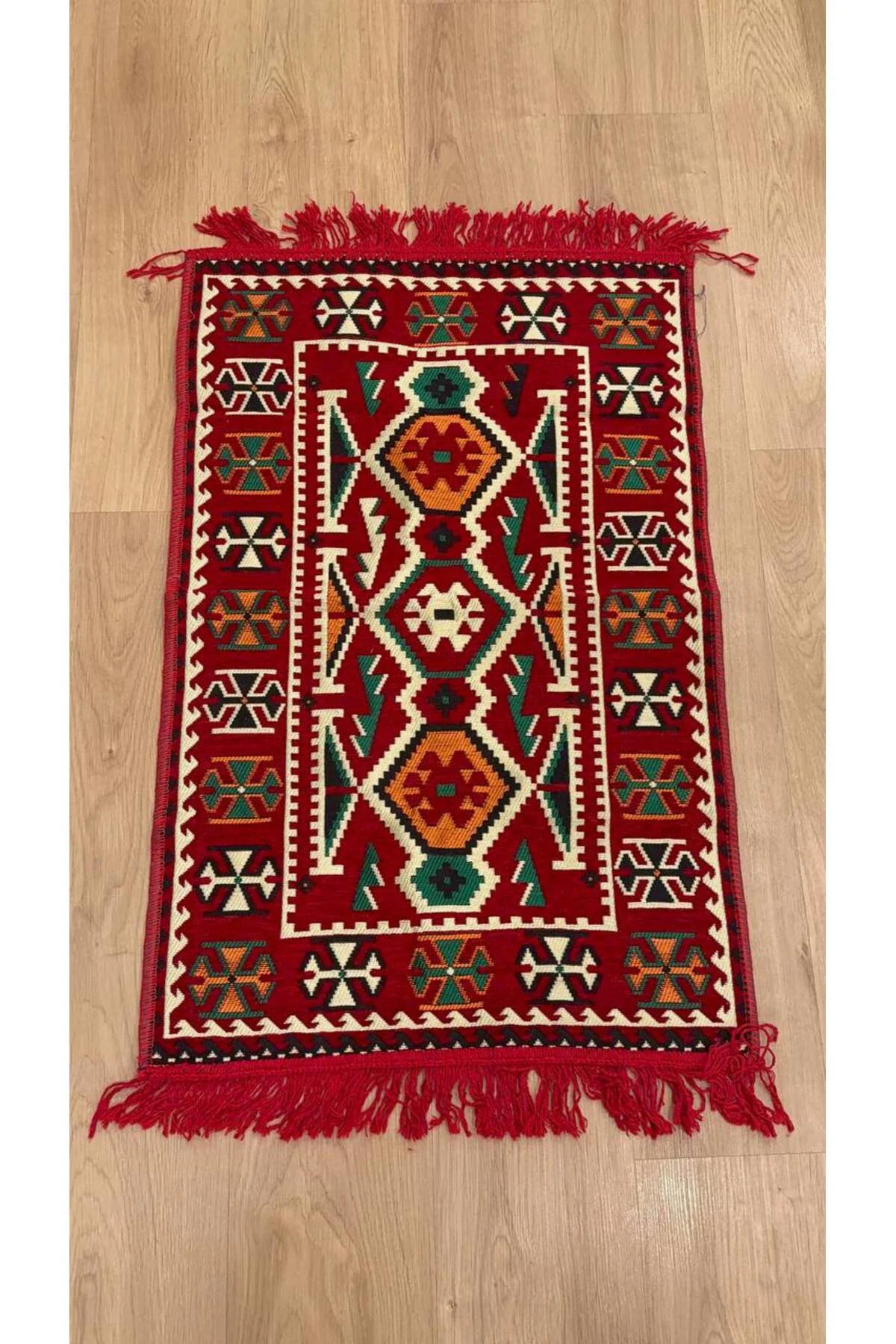 Etnik Desenli Kırmızı Saçaklı Kilim 60 × 92 cm