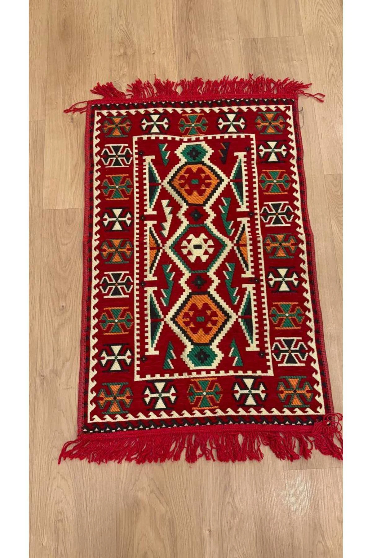 Etnik Desenli Kırmızı Saçaklı Kilim 60 × 92 cm