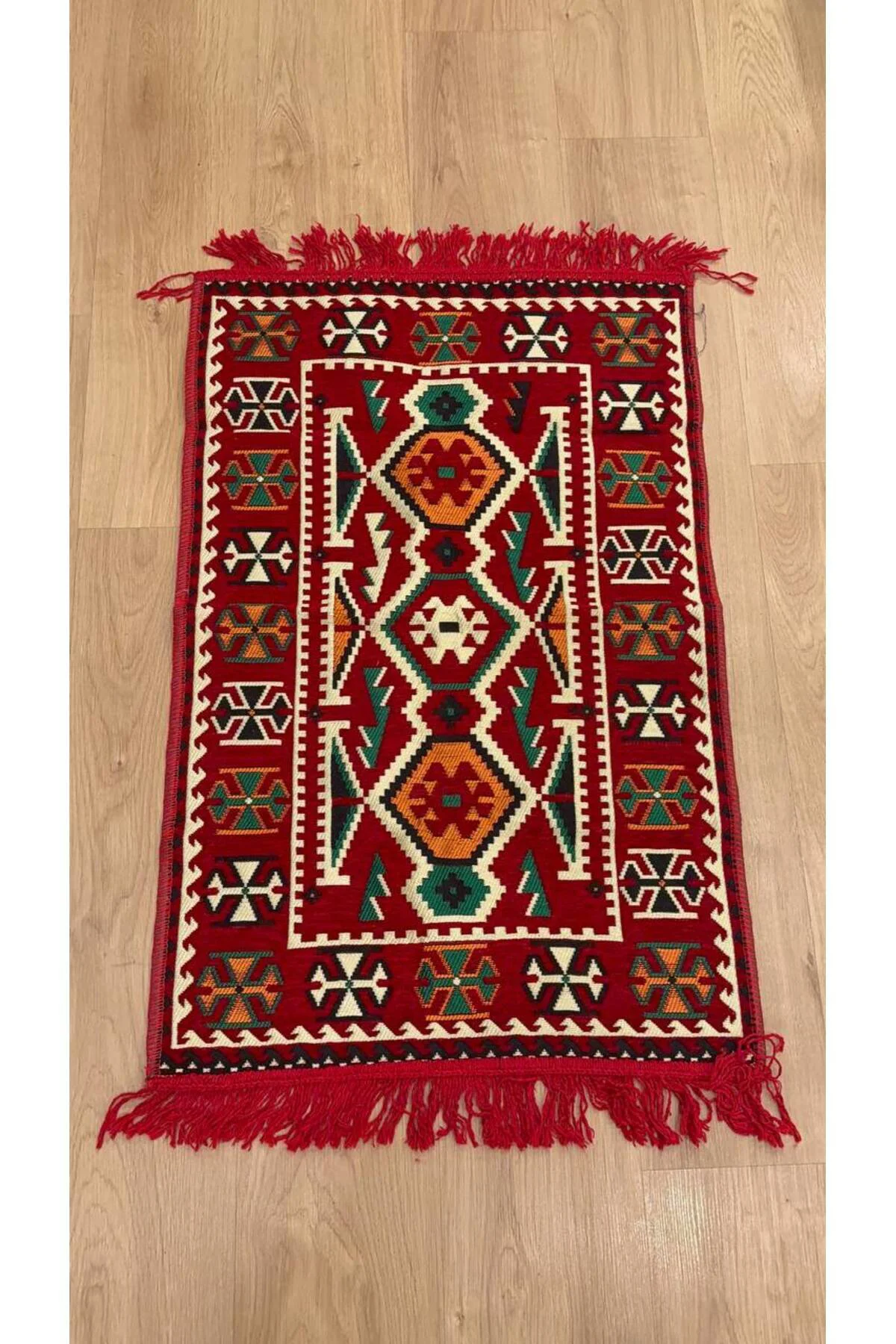 Etnik Desenli Kırmızı Saçaklı Kilim 60 × 92 cm