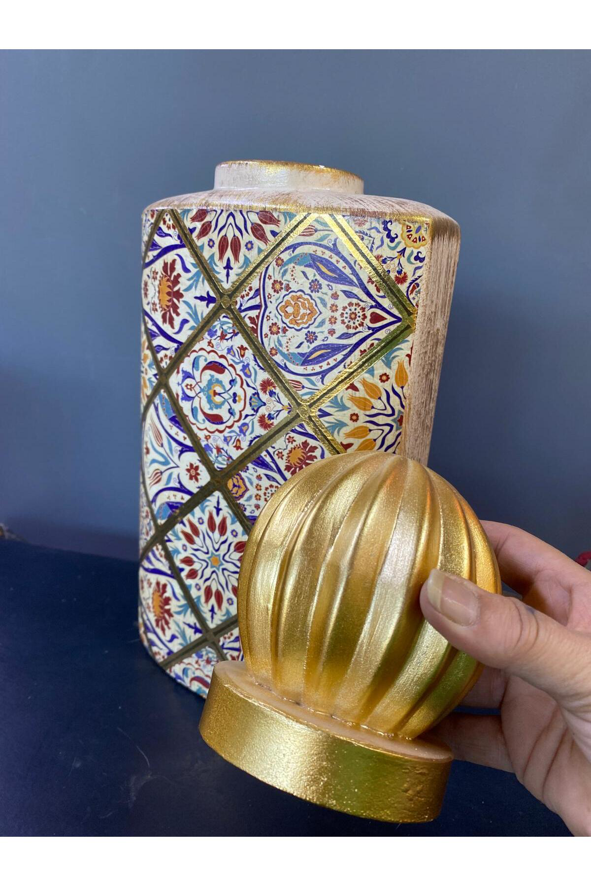 Elif Aksesuar Etnik Desenli Seramik Kapaklı Vazo Sarı