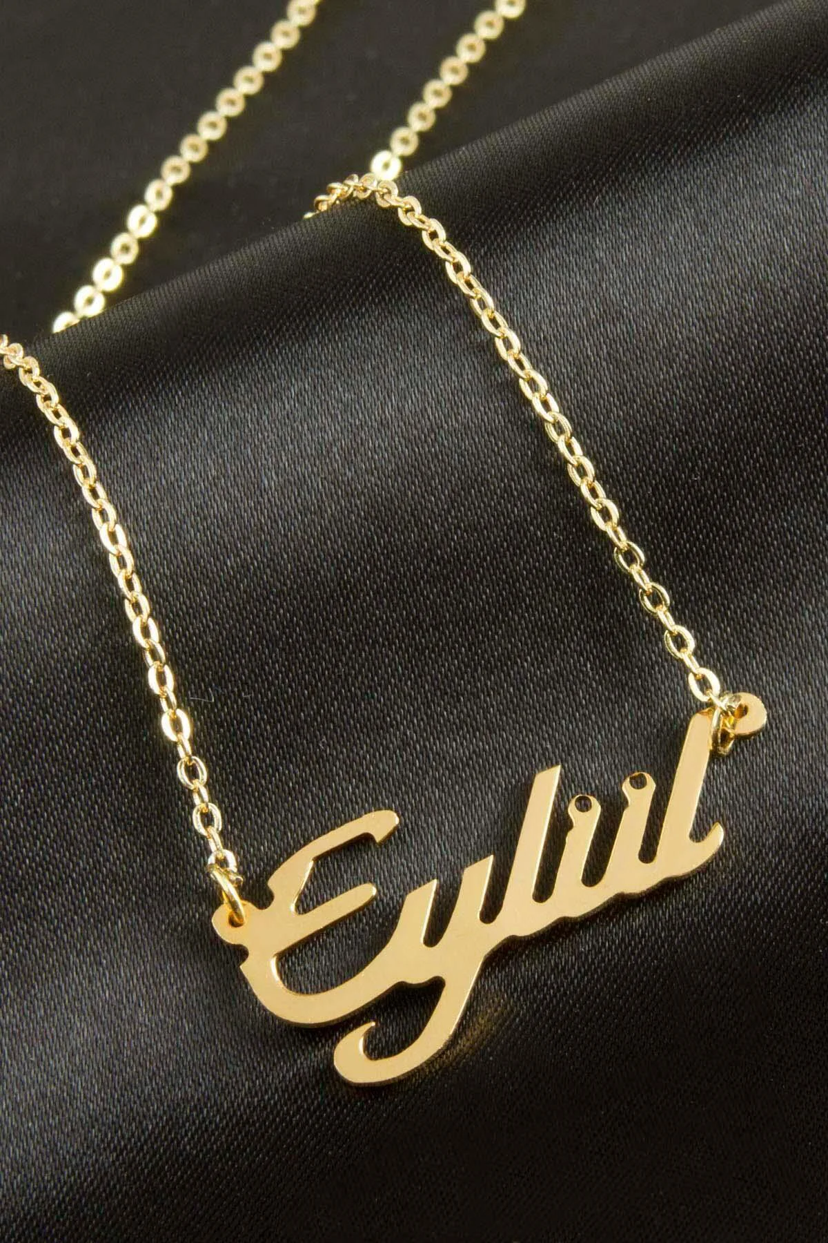 Eylül isimli kolye (Kişiye Özel) Eylül isimli kolye (Kişiye Özel)