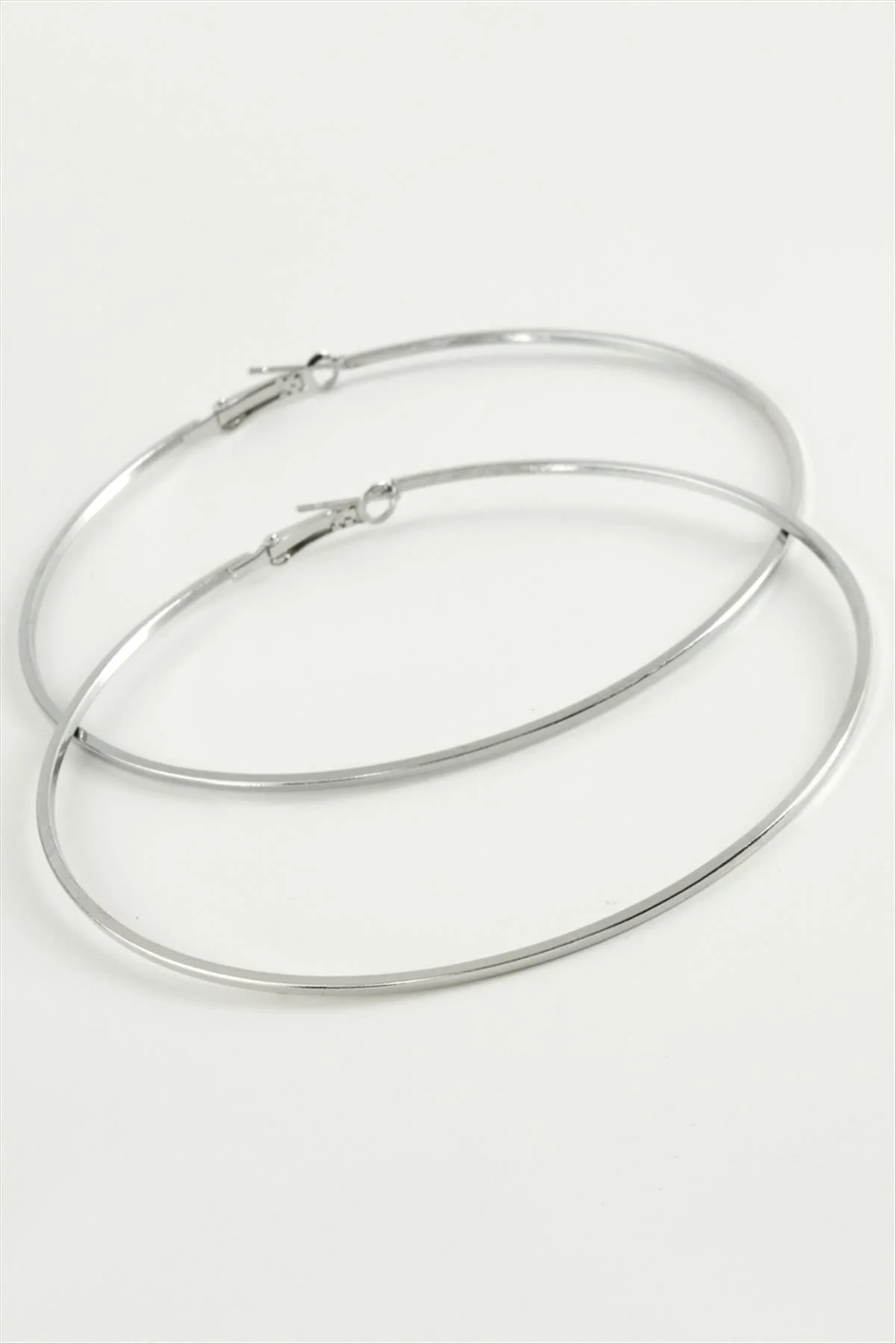 Ezme Çizgili Metal Halka Küpe 8-9-10 cm