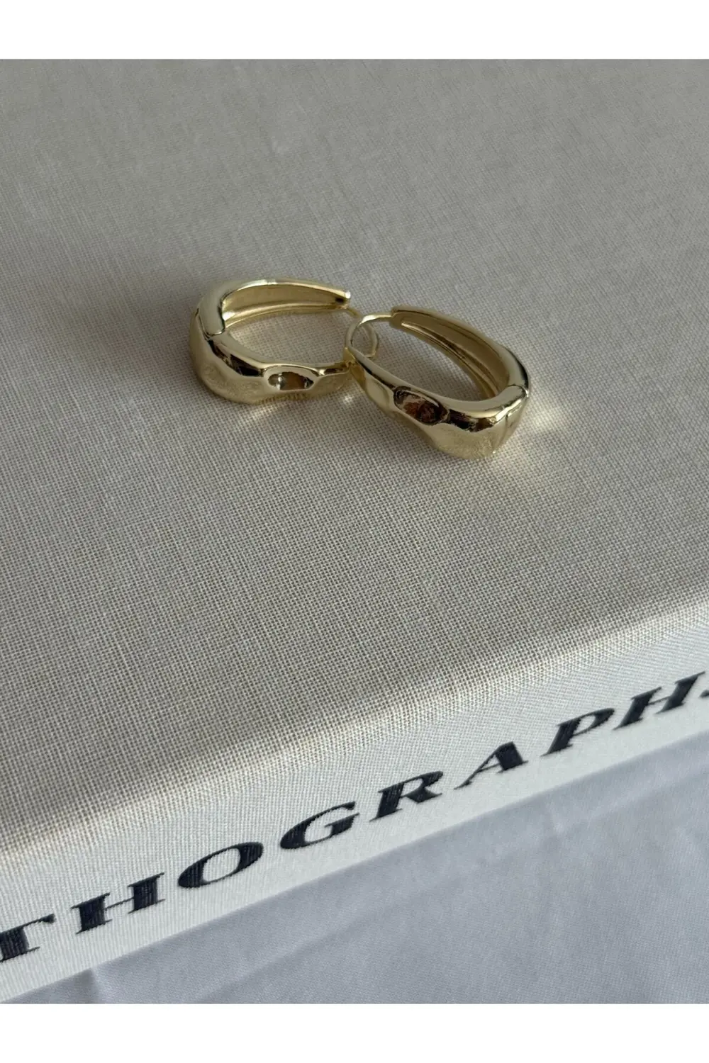 Atelier Emine Ezme Model Gold Küpe