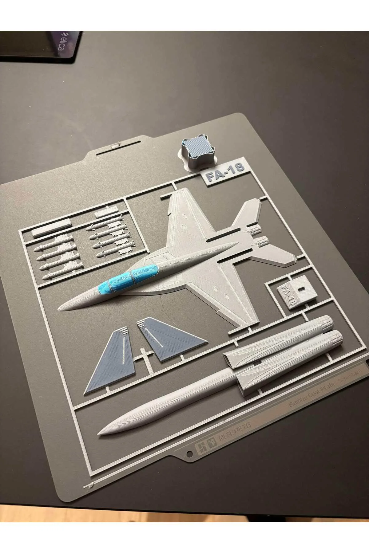 F-18 uçak kit kart - Görsel 4