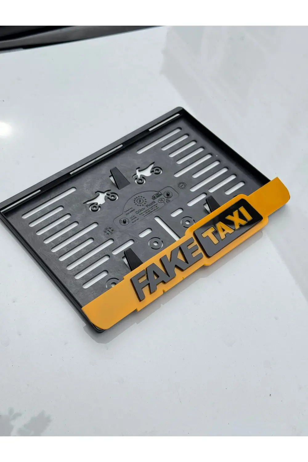 Fake Taxi? Motorsi?klet Plakalik