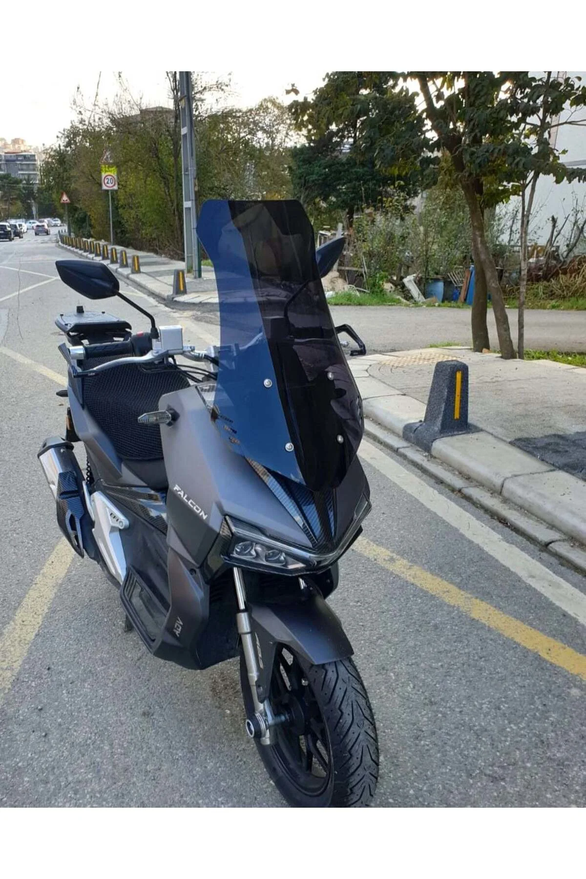 Falcon Trex 188 Ön Cam 2022-2026 Model 65cm Siyah Renkli 4mm ORTA