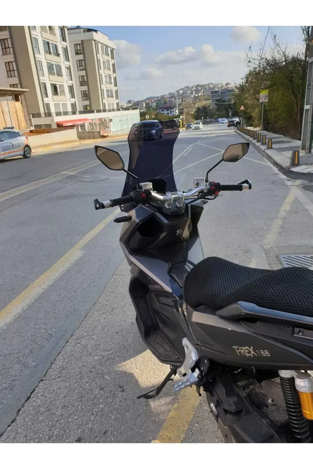 Falcon Trex 188 Ön Cam 2022-2025 Model 65cm Siyah Renkli 4mm ORTA