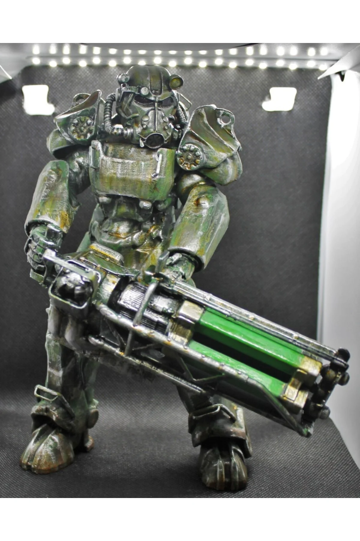 Fallout T60 Boyalı Figür 26 Cm (dev Boy)