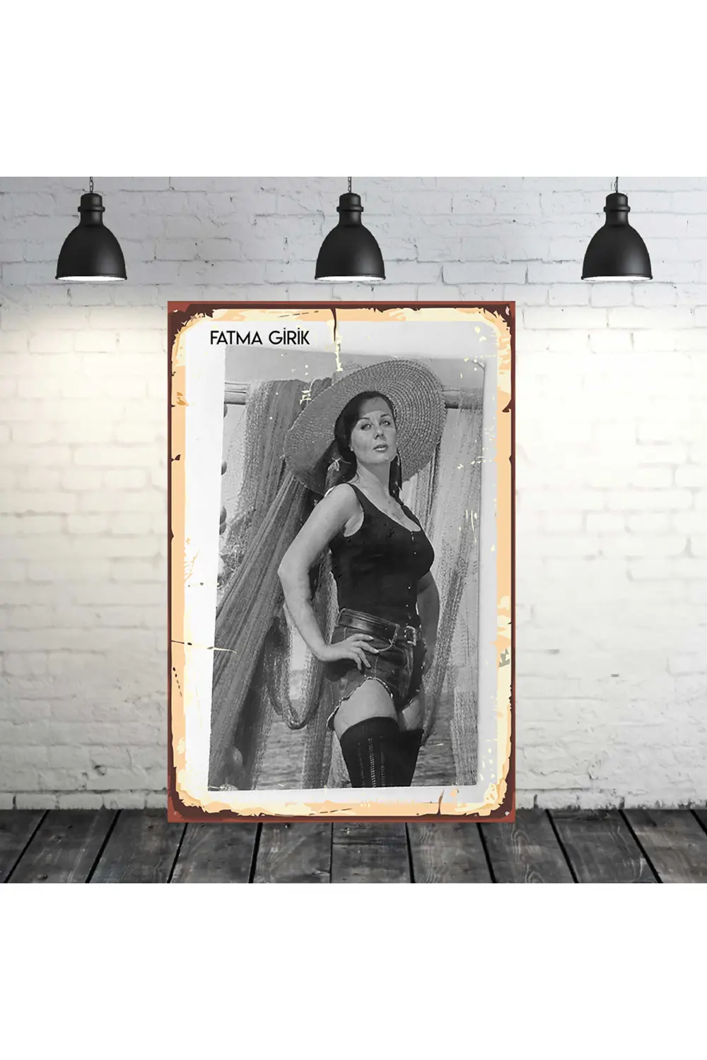 Fatma Girik Siyah Beyaz 20x30 Cm Retro Ahşap Tablo