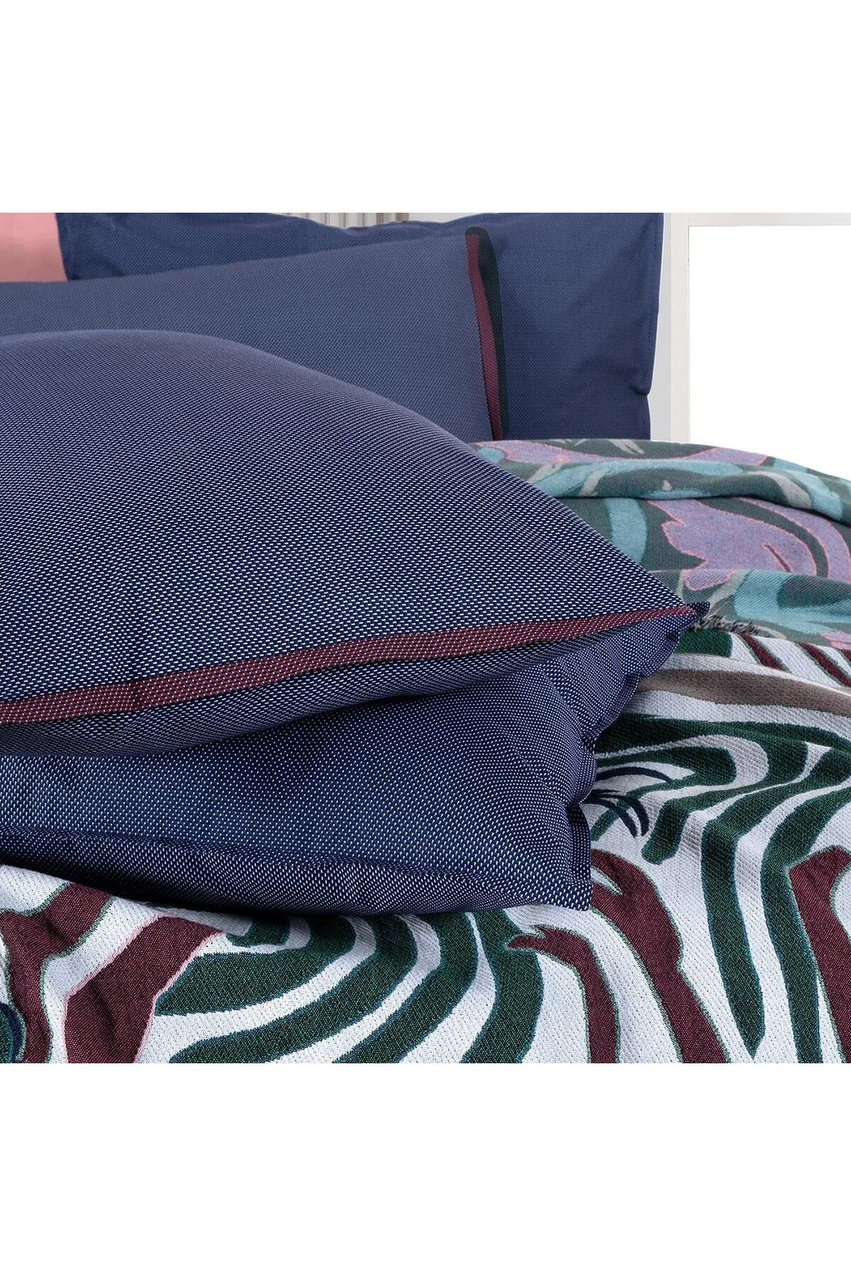 Favor Multicolor Çift Kişilik %100 Pamuk İpliği Boyalı Pike Takımı Favor Multicolor Çift Kişilik %100 Pamuk İpliği Boyalı Pike Takımı