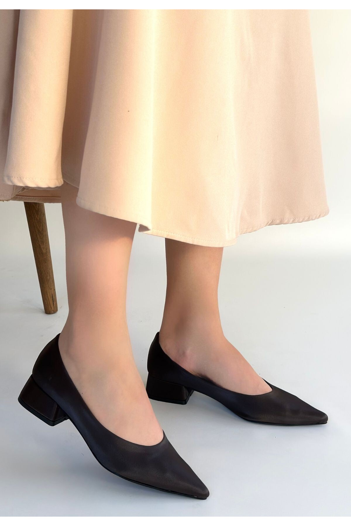 Ferla Acı Kahve Cilt Topuklu Ayakkabı - Lisinya