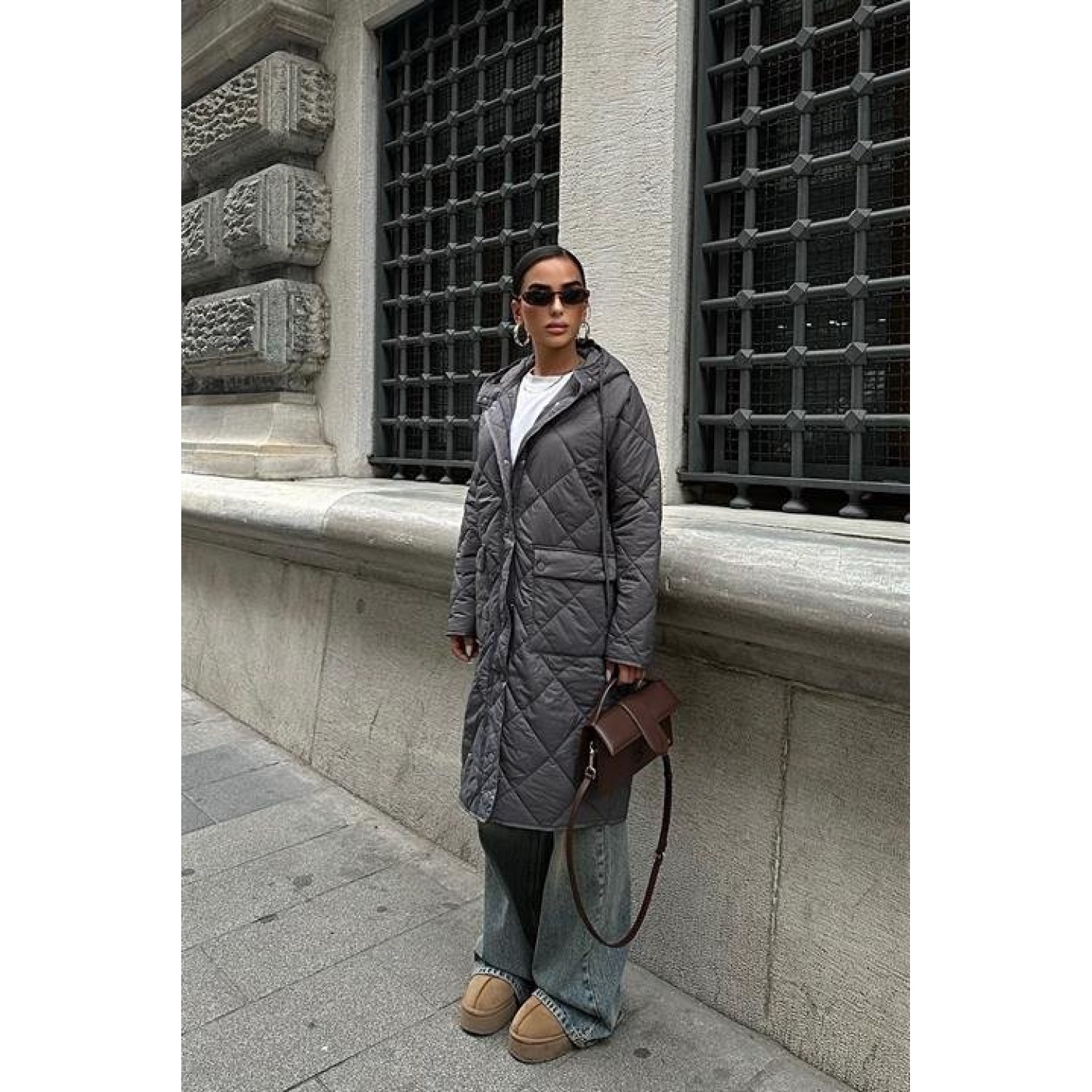 Fermuar Ve Kapşonlu Uzun Kapitone Mont