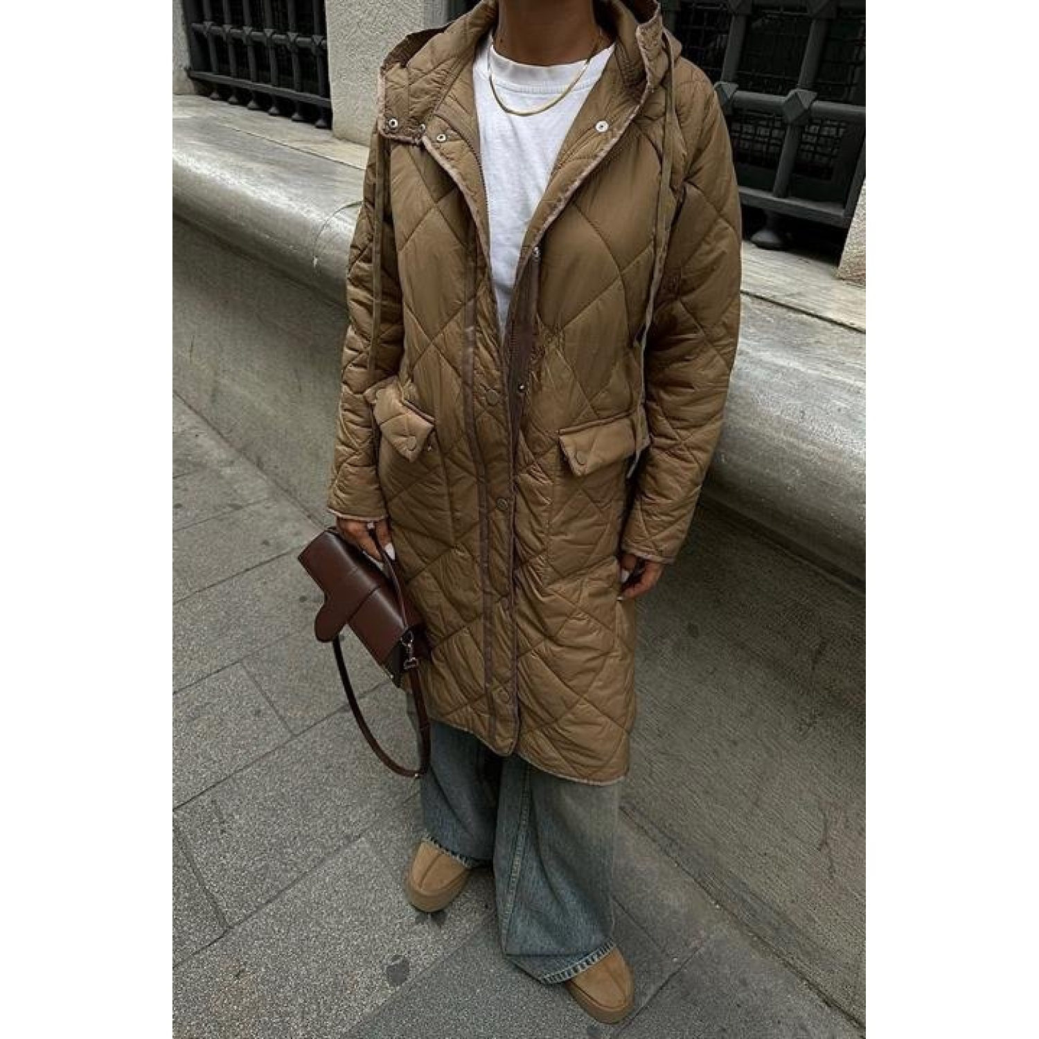 Fermuar Ve Kapşonlu Uzun Kapitone Mont