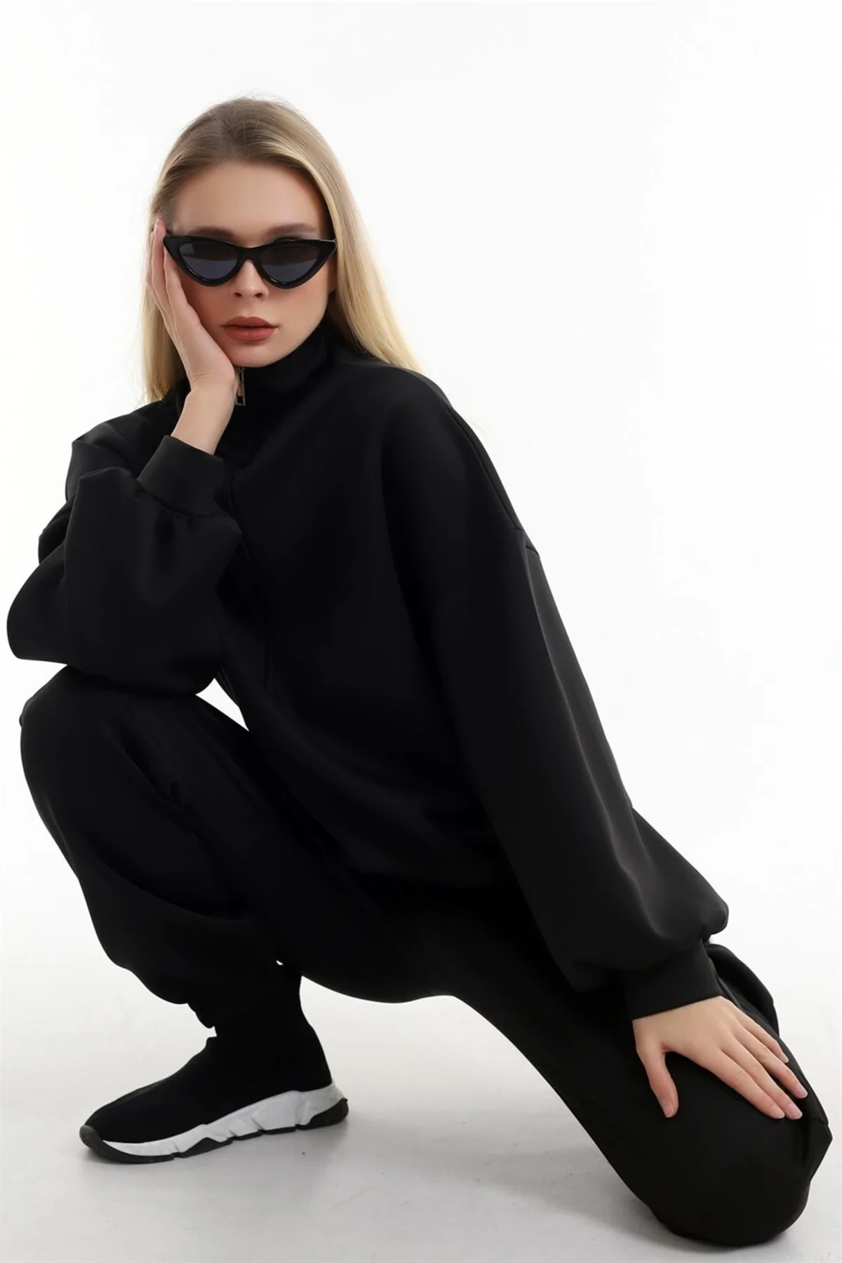 Fermuarlı Dik Yakalı Beli Büzgülü Uzun Kollu Rahat Sweatshirt