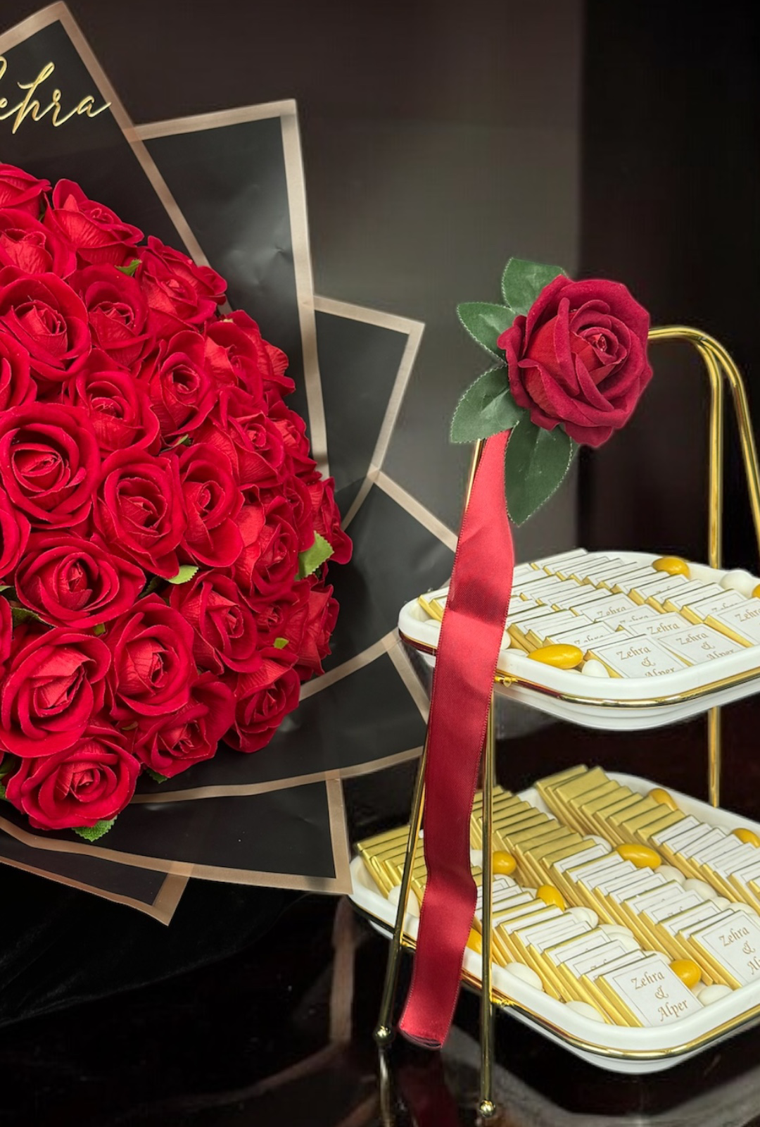 Fern Kız İsteme Çikolatası ve İsteme Çiçeği Buketi Fern Kız İsteme Çikolatası ve İsteme Çiçeği Buketi