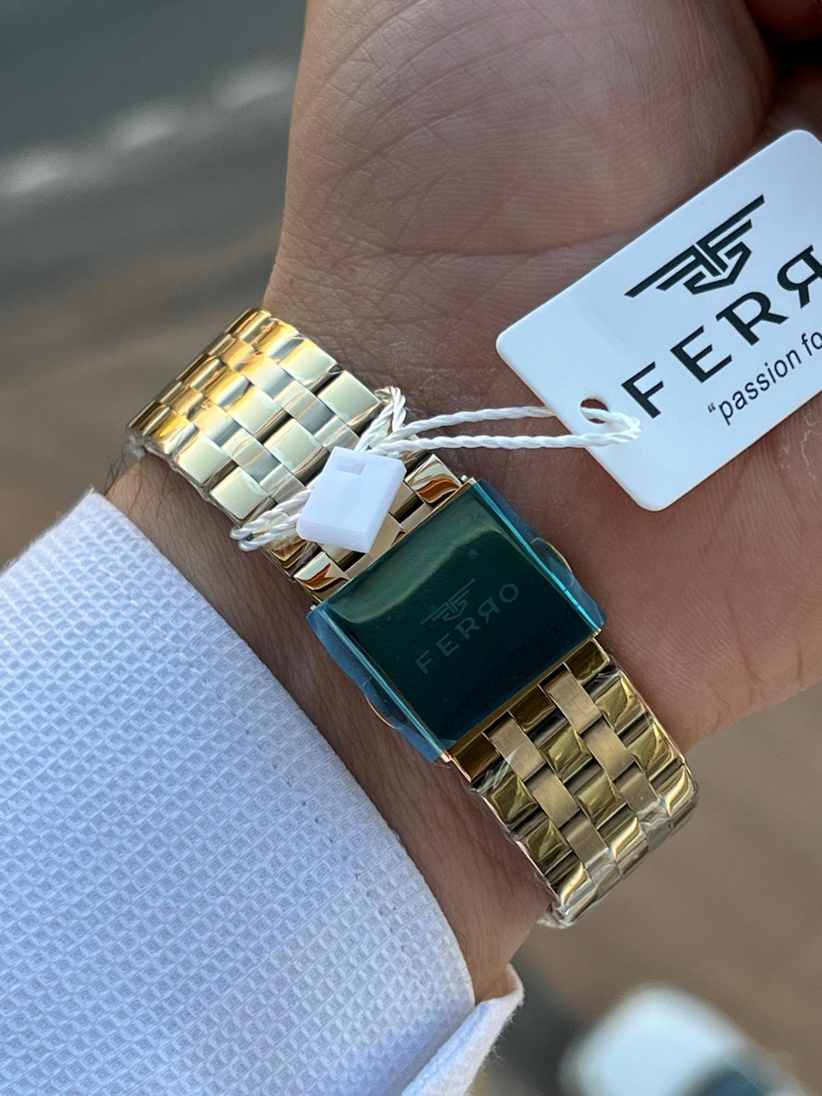 Ferro Çelik Kordon Takvimli Kadran 30 Mt Suya Dayanıklı Erkek Kol