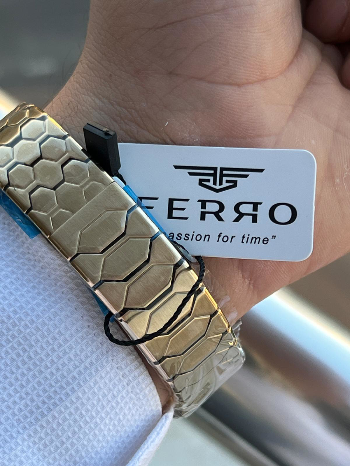 Ferro Çelik Kordon Takvimli Kadran 30 Mt Suya Dayanıklı Erkek Kol