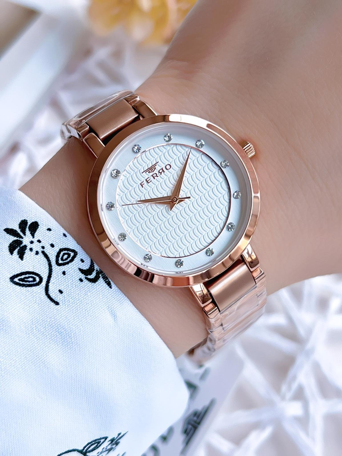 Ferro Rose Gold Renk 3 Atm Suya Dayanıklı Çelik Kordon Özel Tasar Ferro Rose Gold Renk 3 Atm Suya Dayanıklı Çelik Kordon Özel Tasar