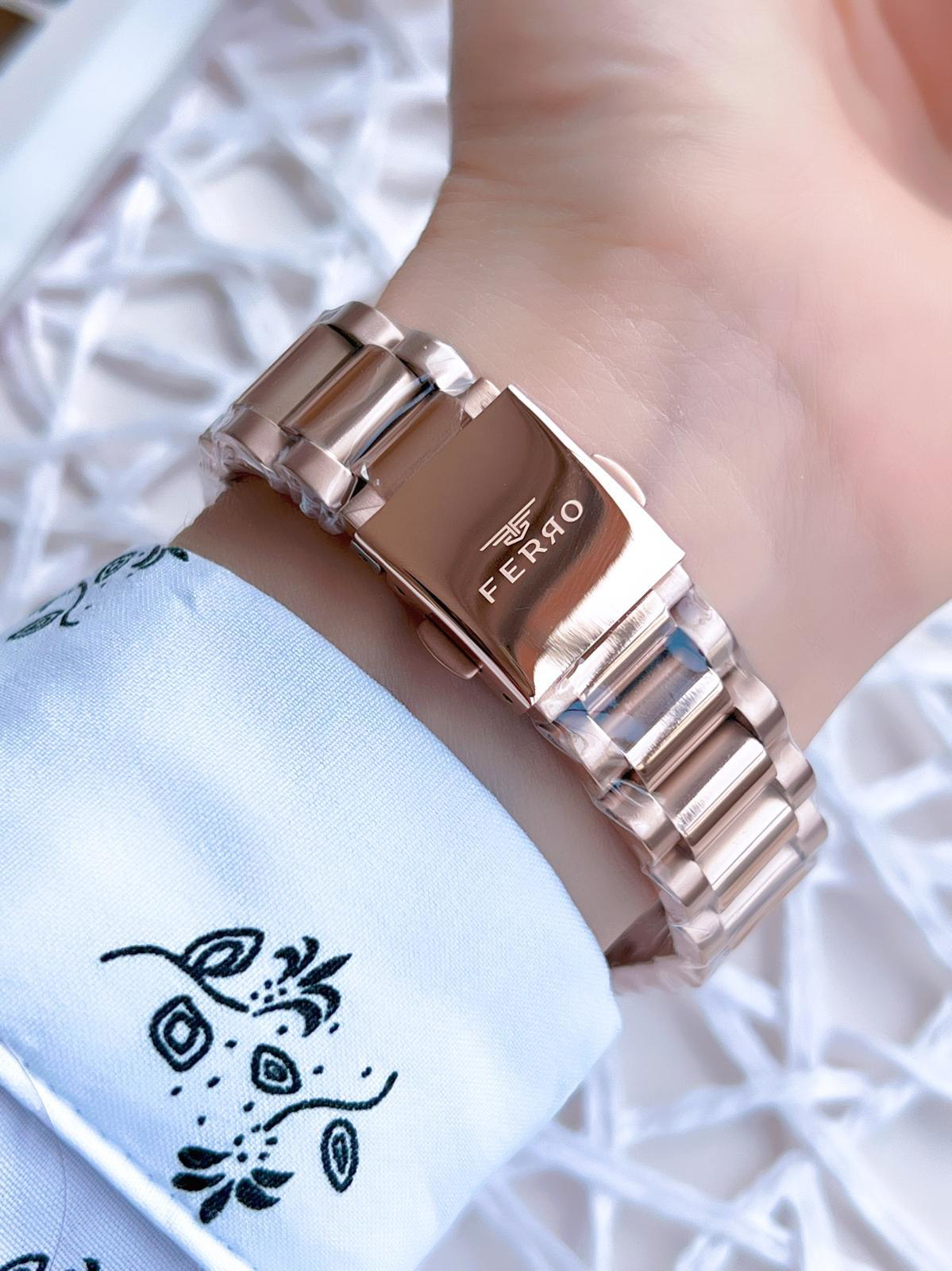 Ferro Rose Gold Renk 3 Atm Suya Dayanıklı Çelik Kordon Özel Tasar Ferro Rose Gold Renk 3 Atm Suya Dayanıklı Çelik Kordon Özel Tasar
