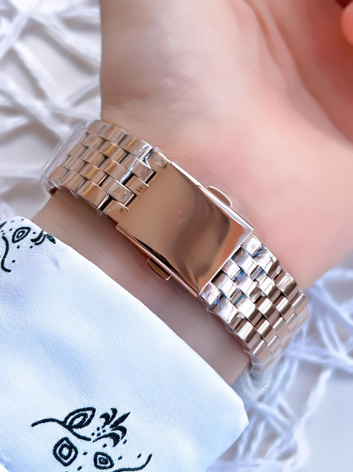 Ferro Rose Gold Renk 3 Atm Suya Dayanıklı Çelik Kordon Özel Tasar Ferro Rose Gold Renk 3 Atm Suya Dayanıklı Çelik Kordon Özel Tasar