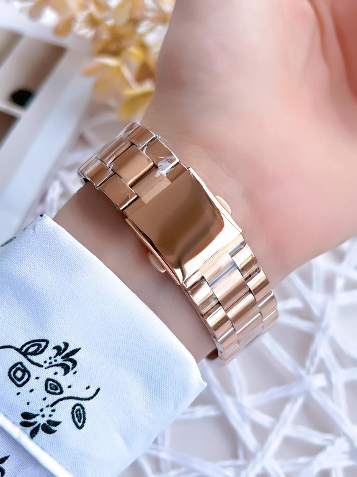 Ferro Rose Gold Renk 3 Atm Suya Dayanıklı Çelik Kordon Özel Tasar Ferro Rose Gold Renk 3 Atm Suya Dayanıklı Çelik Kordon Özel Tasar