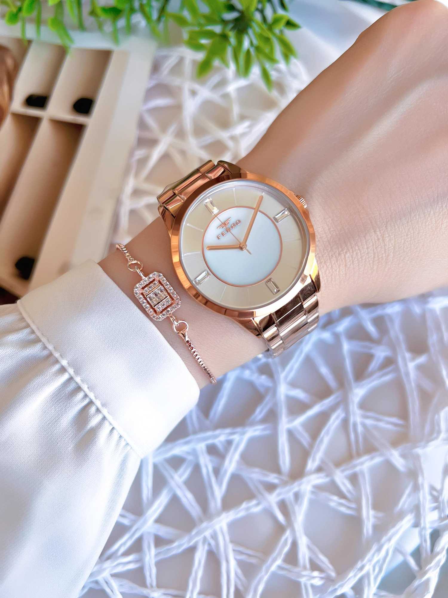 Ferro Rose/Gold Renk Kararmaz Renk Atmaz 3 Atm Özel Tasarım Kadı Ferro Rose/Gold Renk Kararmaz Renk Atmaz 3 Atm Özel Tasarım Kadı