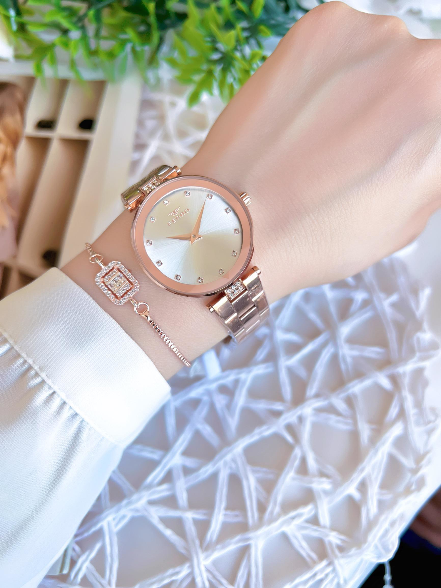Ferro Rose/Gold Renk Kararmaz Renk Atmaz 3 Atm Özel Tasarım Kadı Ferro Rose/Gold Renk Kararmaz Renk Atmaz 3 Atm Özel Tasarım Kadı