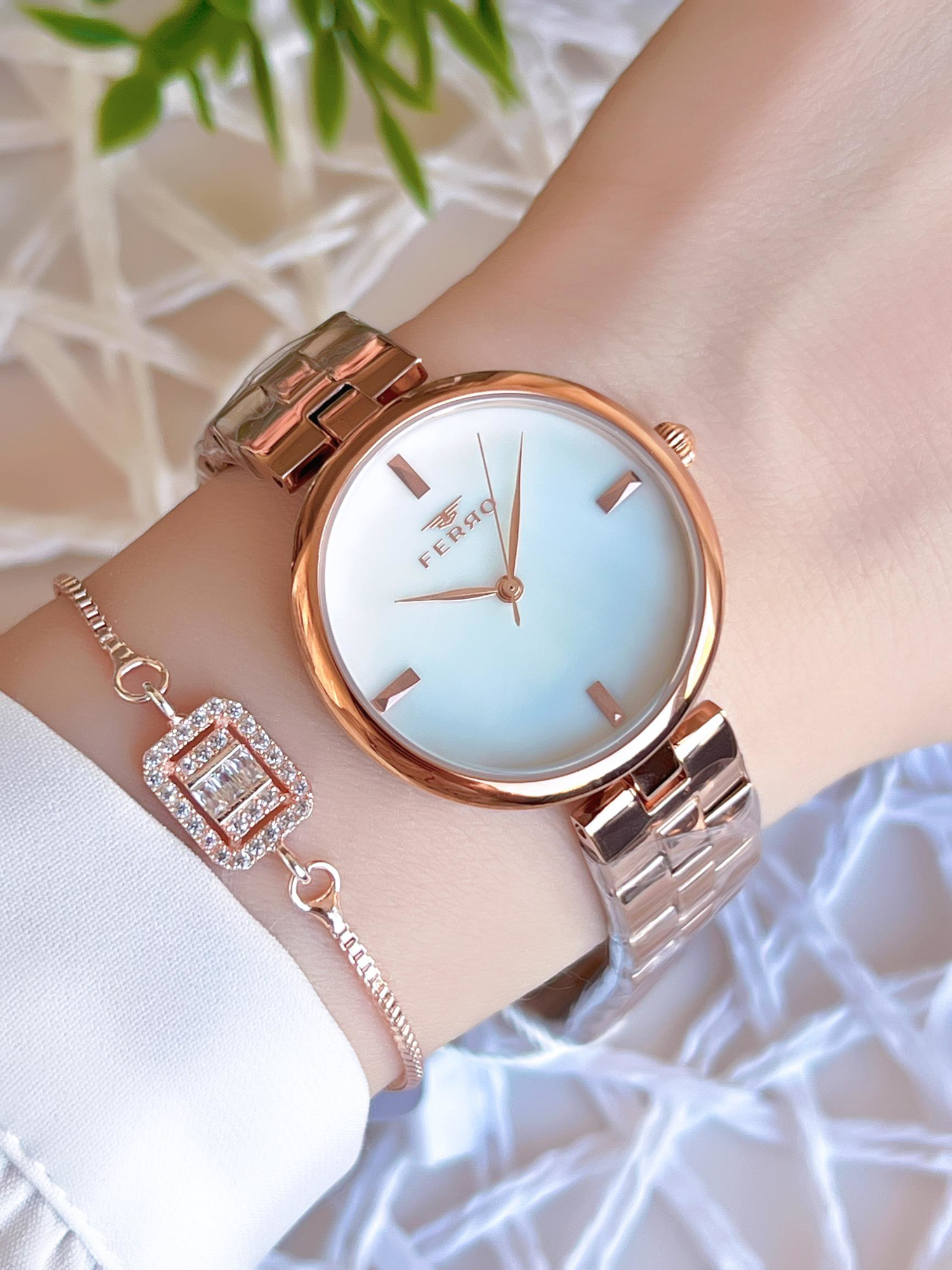 Ferro Rose/Gold Renk Kararmaz Renk Atmaz 3 Atm Özel Tasarım Kadı Ferro Rose/Gold Renk Kararmaz Renk Atmaz 3 Atm Özel Tasarım Kadı