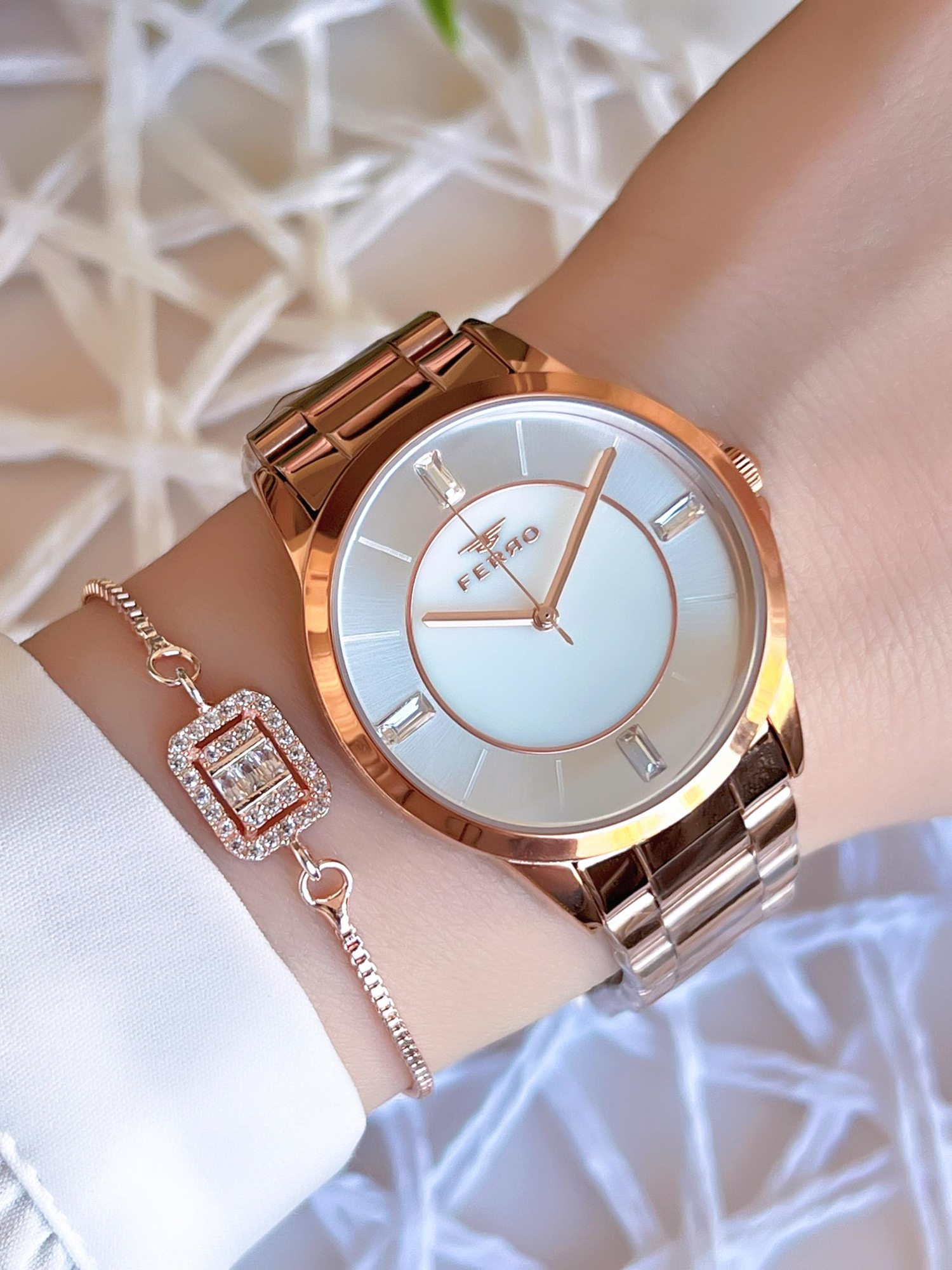 Ferro Rose/Gold Renk Kararmaz Renk Atmaz 3 Atm Özel Tasarım Kadı Ferro Rose/Gold Renk Kararmaz Renk Atmaz 3 Atm Özel Tasarım Kadı