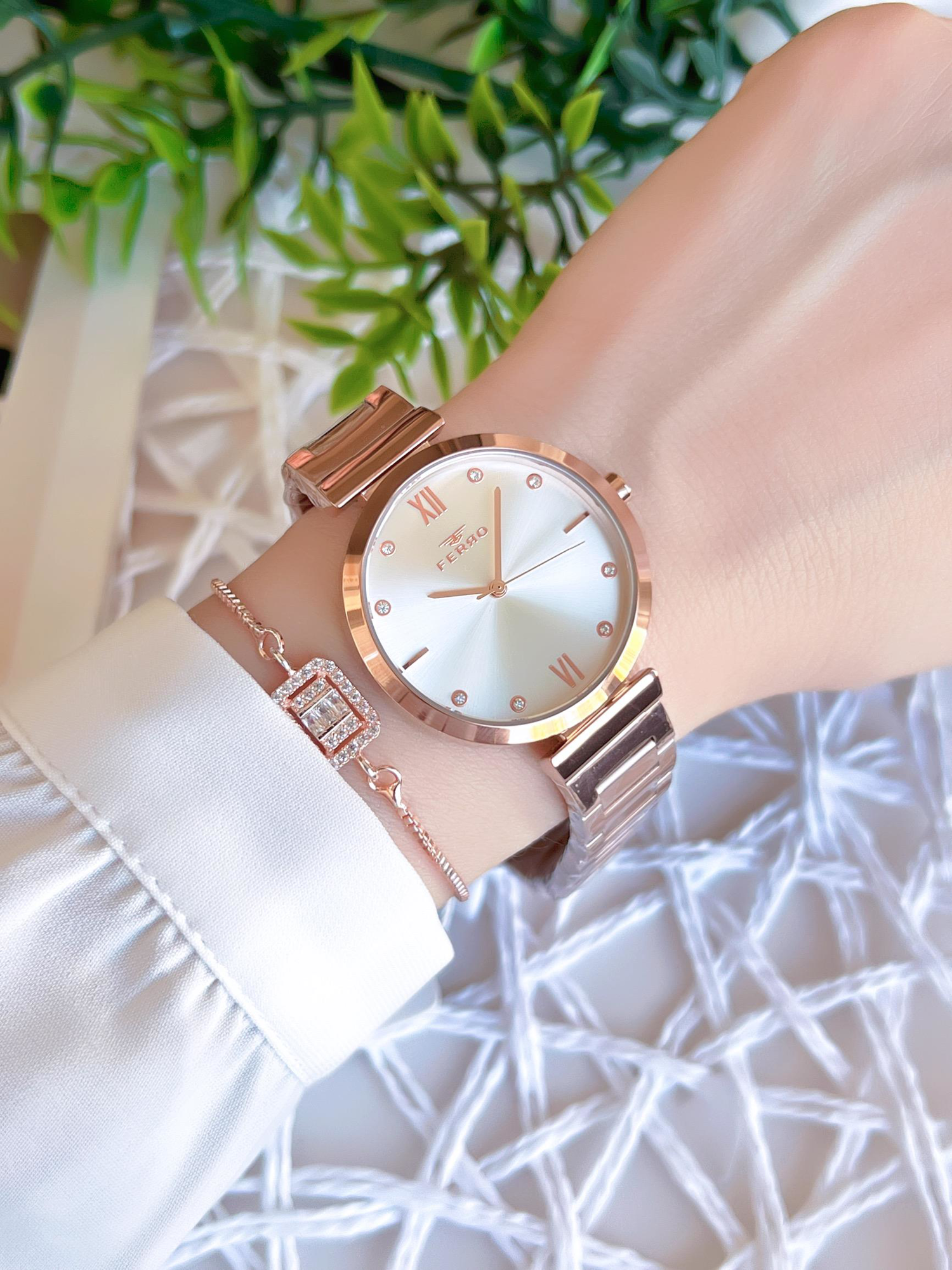 Ferro Rose/Gold Renk Kararmaz Renk Atmaz 3 Atm Özel Tasarım Kadı Ferro Rose/Gold Renk Kararmaz Renk Atmaz 3 Atm Özel Tasarım Kadı