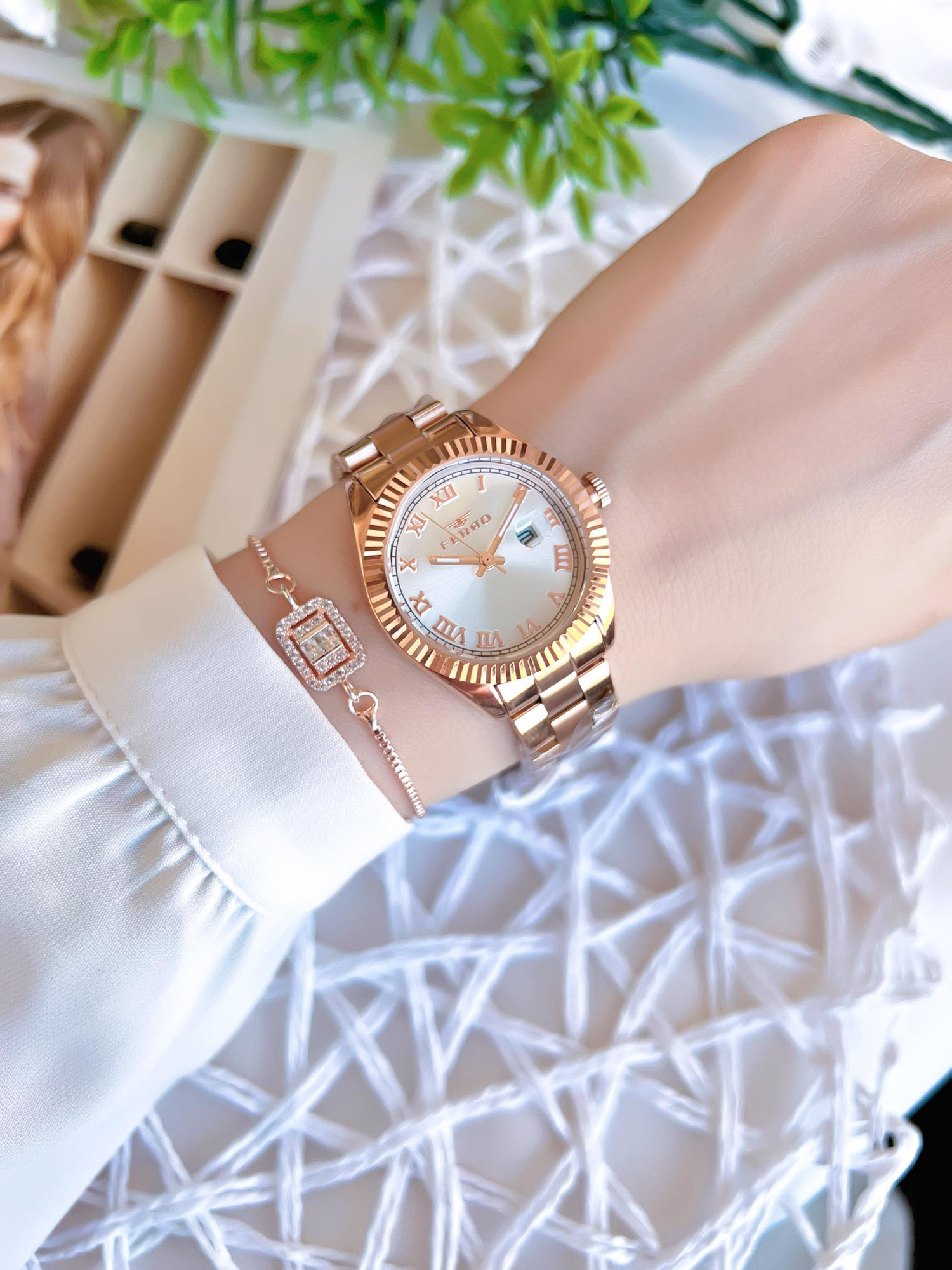 Ferro  Takvimli Rose/Gold Renk Kararmaz Renk Atmaz 3 Atm  Özel Tas