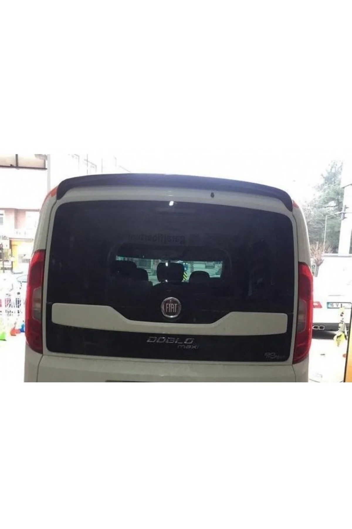 FİAT DOBLO 2010-2022 SİYAH KULAKLI SPOİLER (SRY) Uyumlu