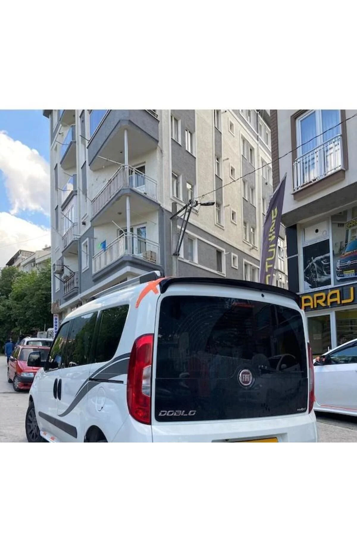 FİAT DOBLO 2010-2022 SİYAH KULAKLI SPOİLER (SRY) Uyumlu