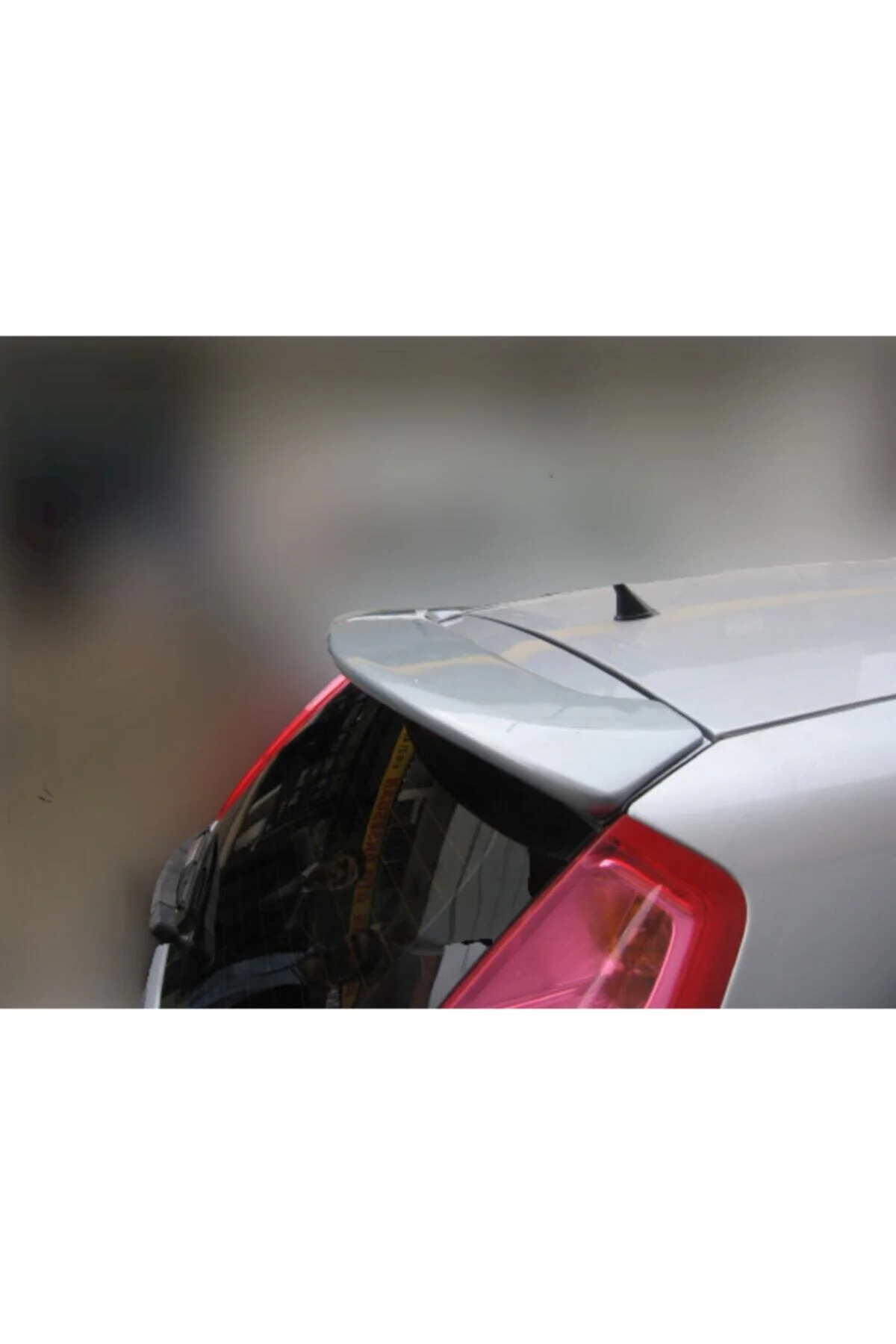 Fiat Punto Düz Astarlı Spoiler