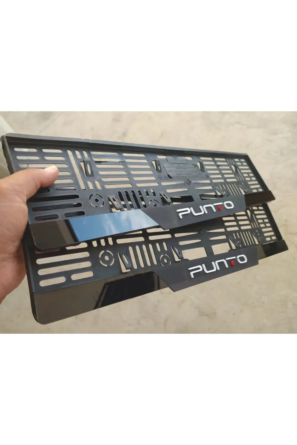 Fiat Punto Uyumlu Kabartma Yazılı Takmatik Pleksi Plakalık Takımı